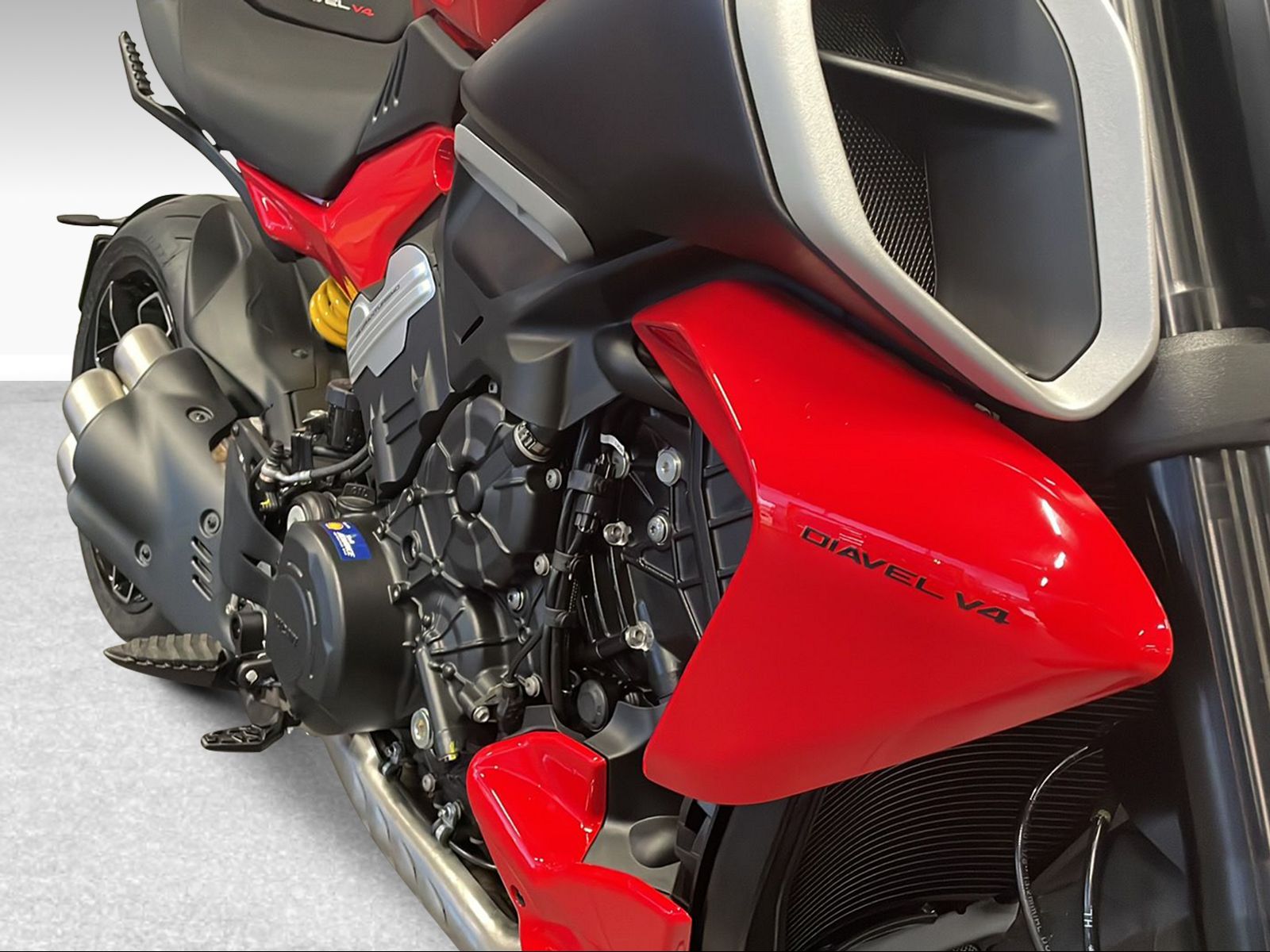 DUCATI 1160 Diavel V4 ABS-image-9