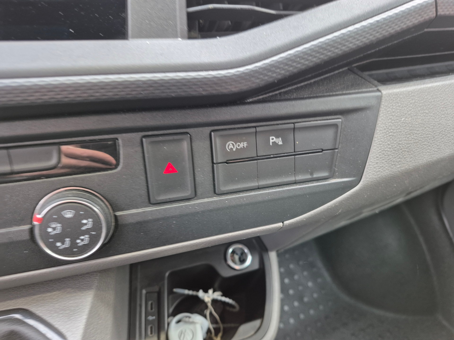 VW T6.1 2.0 TDI 4Motion-image-16