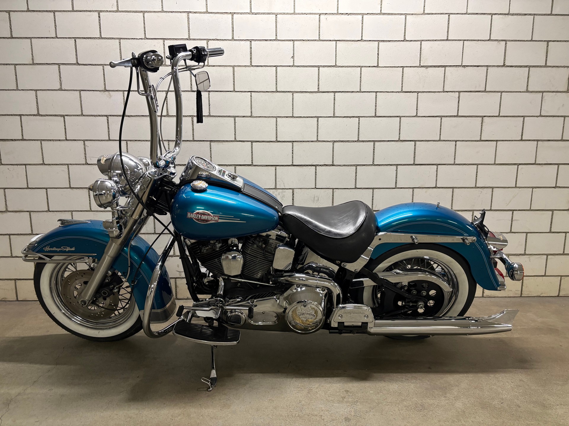 HARLEY-DAVIDSON Heritage S-image-4