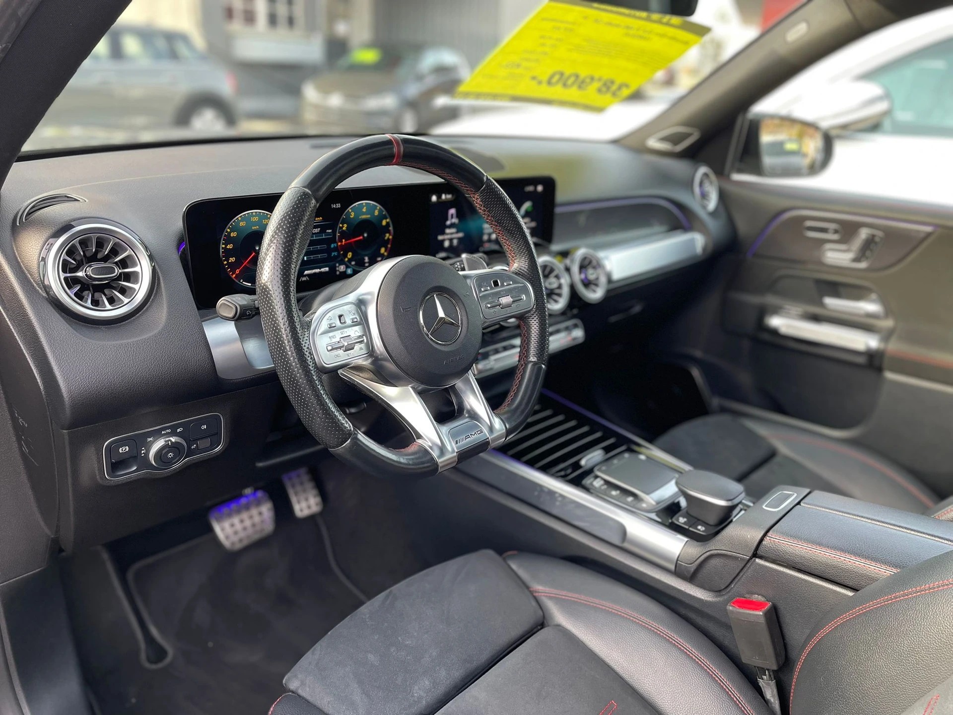 MERCEDES-BENZ GLB 35 AMG 4matic-image-8