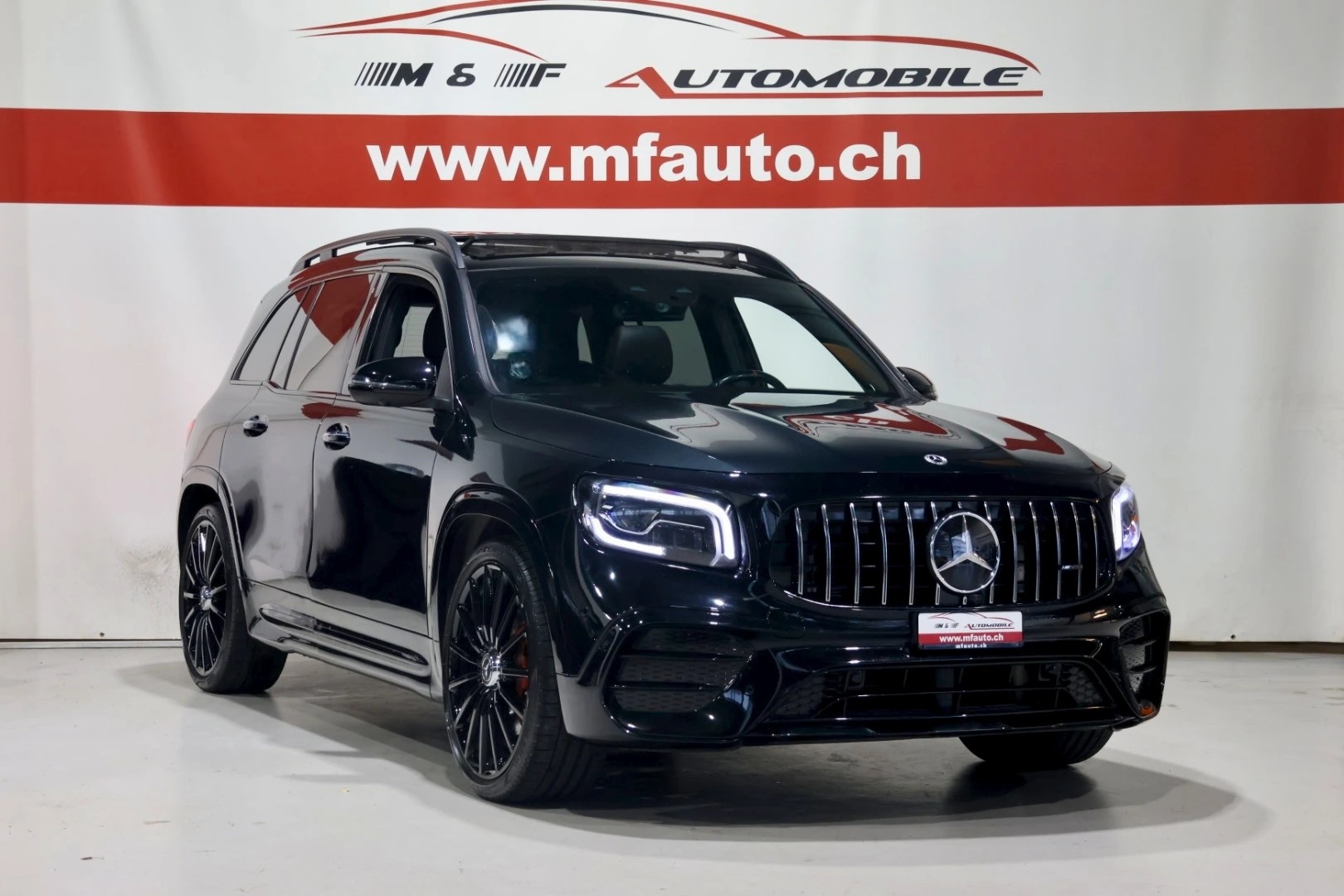 MERCEDES-BENZ GLB 35 AMG 4matic-showroom-element-3