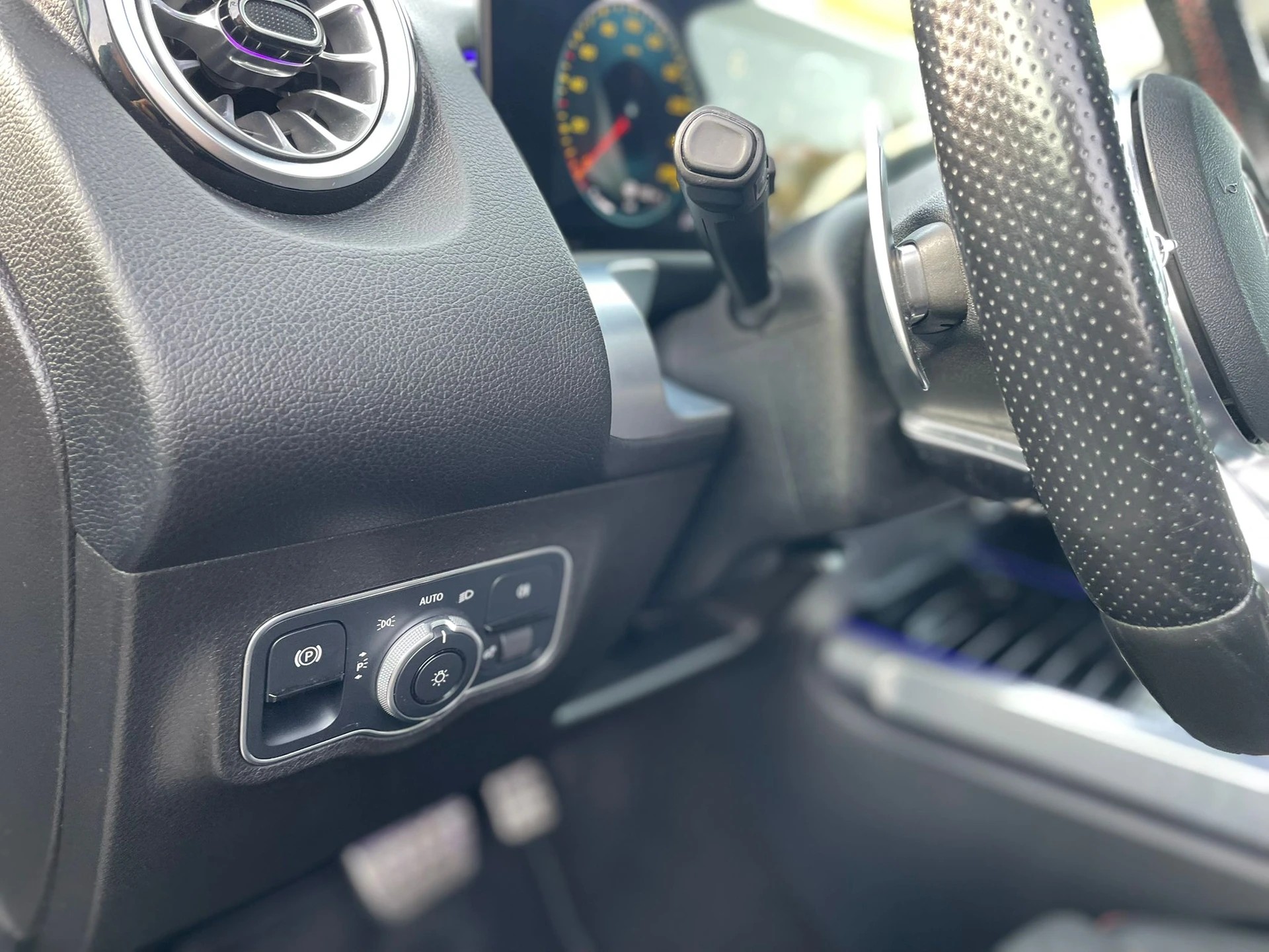 MERCEDES-BENZ GLB 35 AMG 4matic-image-18