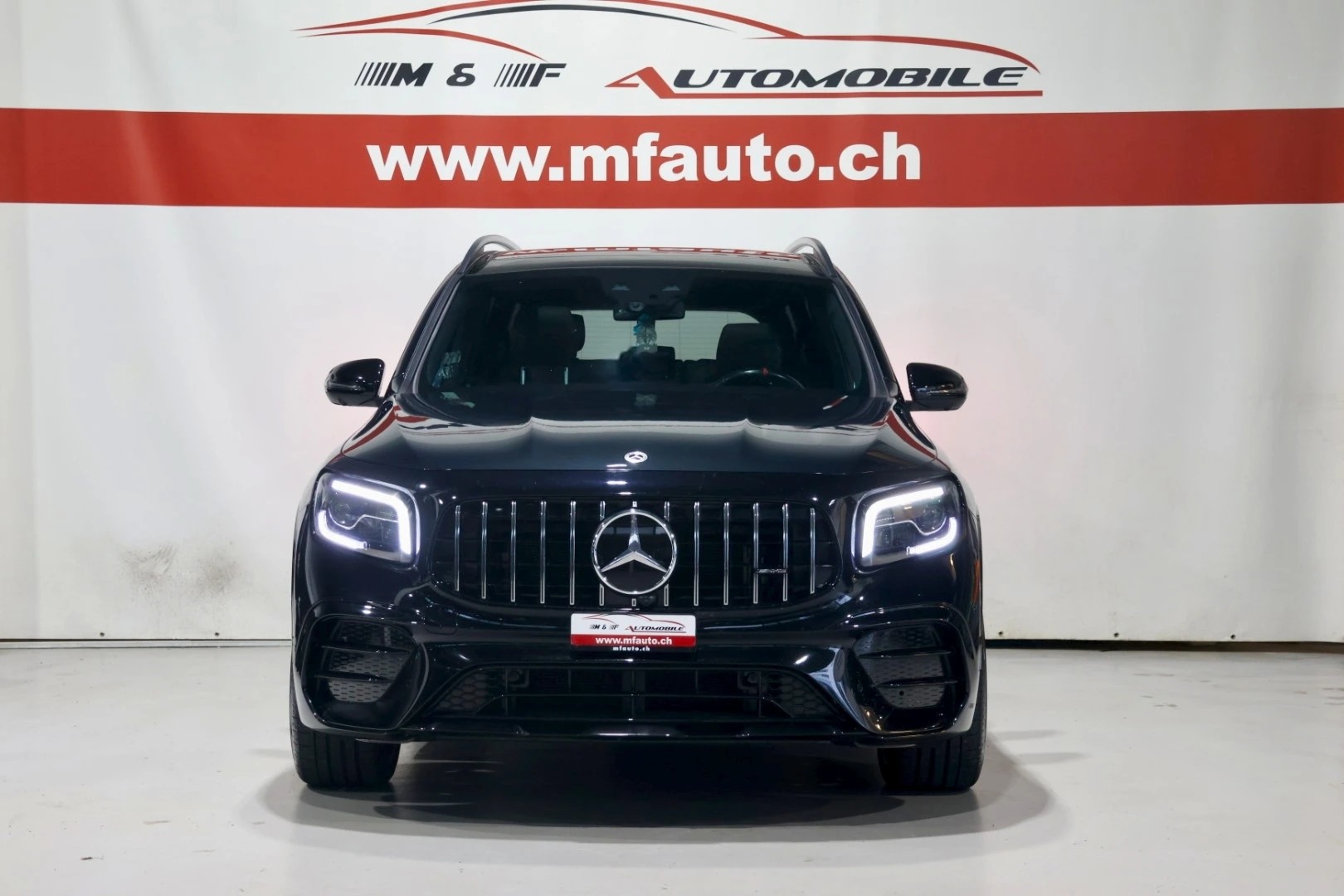 MERCEDES-BENZ GLB 35 AMG 4matic-showroom-element-2