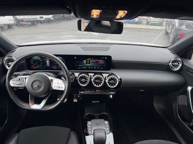 MERCEDES-BENZ A 200 AMG Line 7G-DCT-image-8