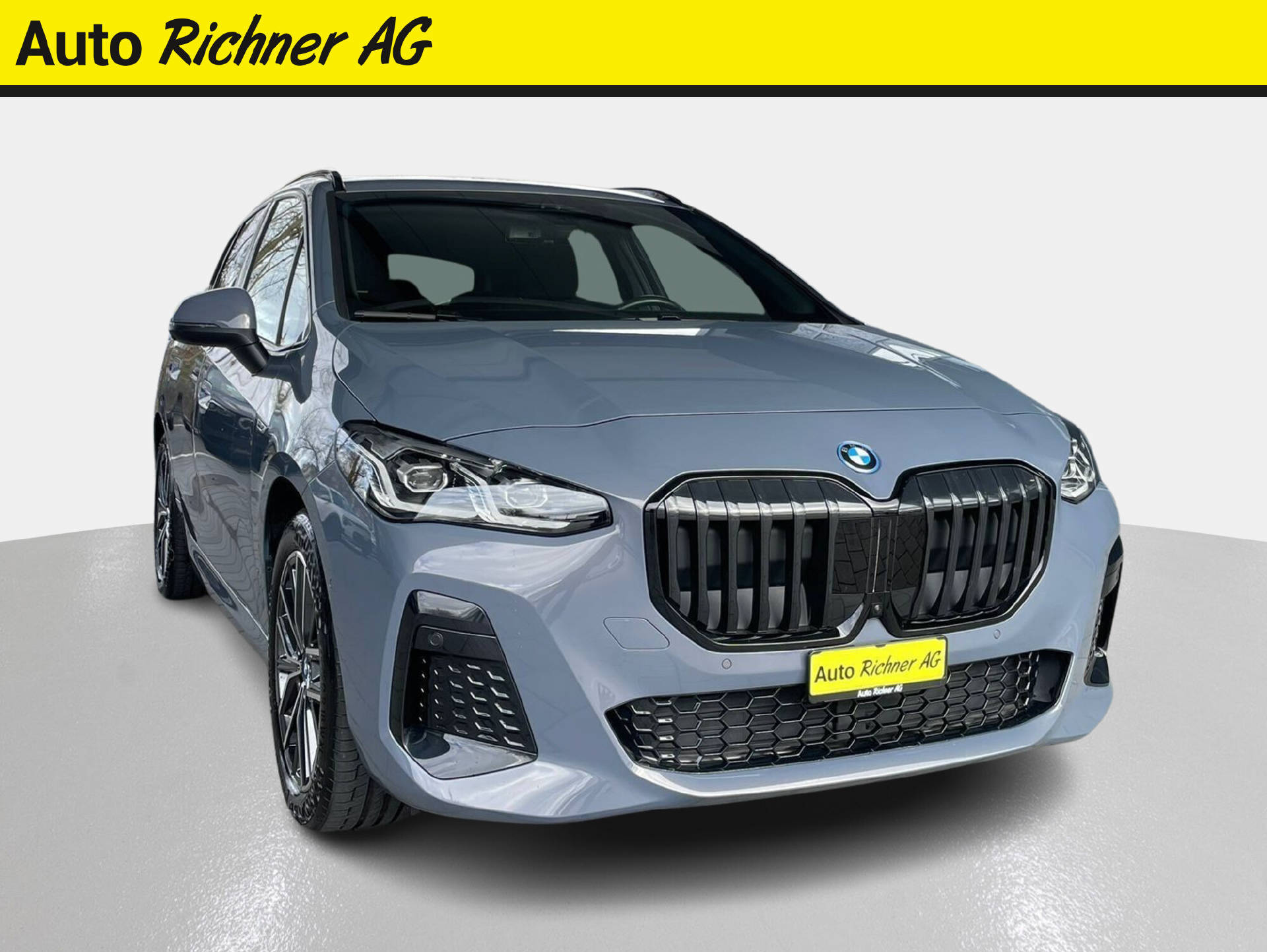 BMW 225e xDrive paddles Active Tourer