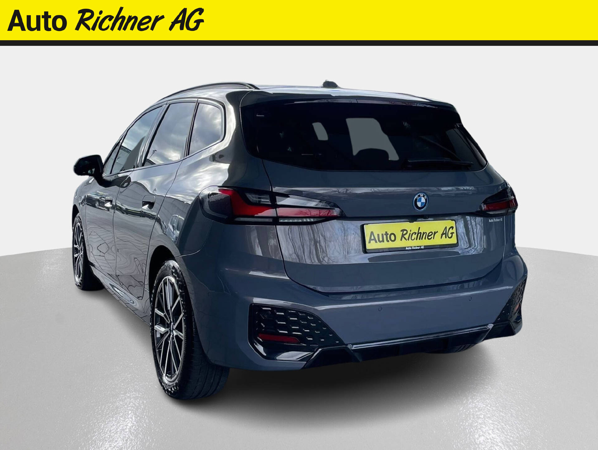 BMW 225e xDrive paddles Active Tourer-image-4