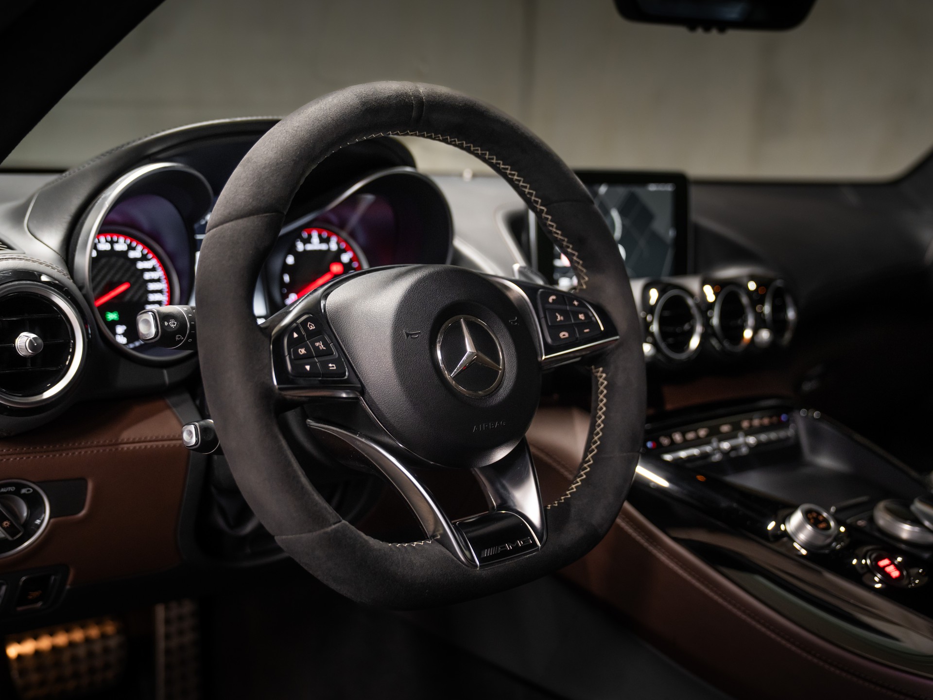 MERCEDES-BENZ AMG GT S Speedshift DCT-image-7