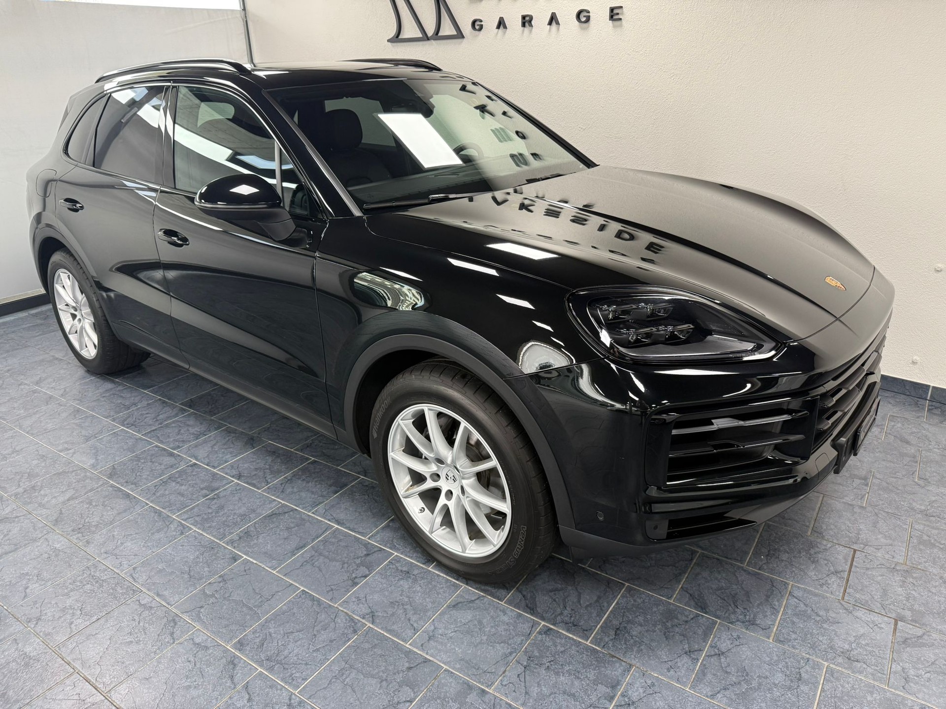 PORSCHE Cayenne Tiptronic-showroom-element-2