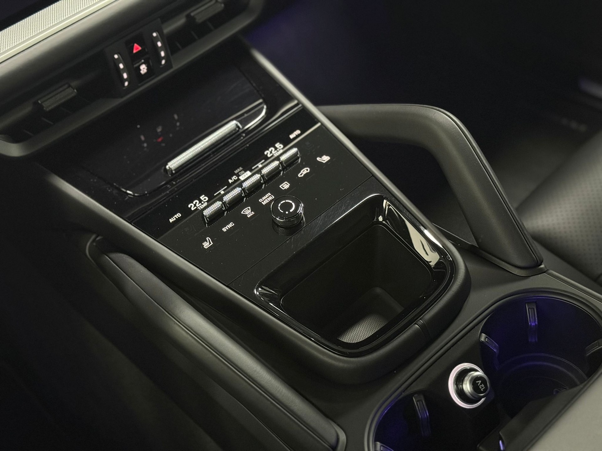 PORSCHE Cayenne Tiptronic-image-22