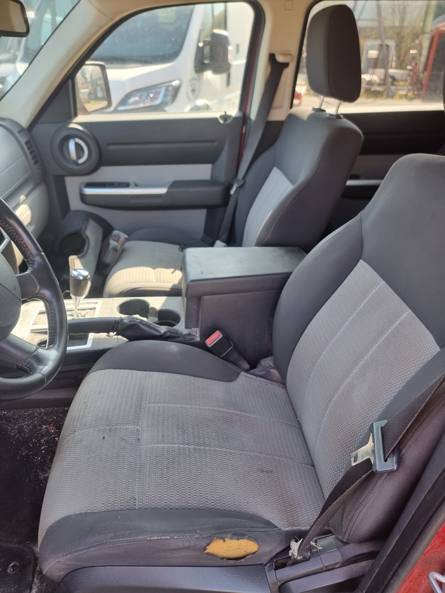 DODGE Nitro 2.8 CRD R/T Automatic-image-8