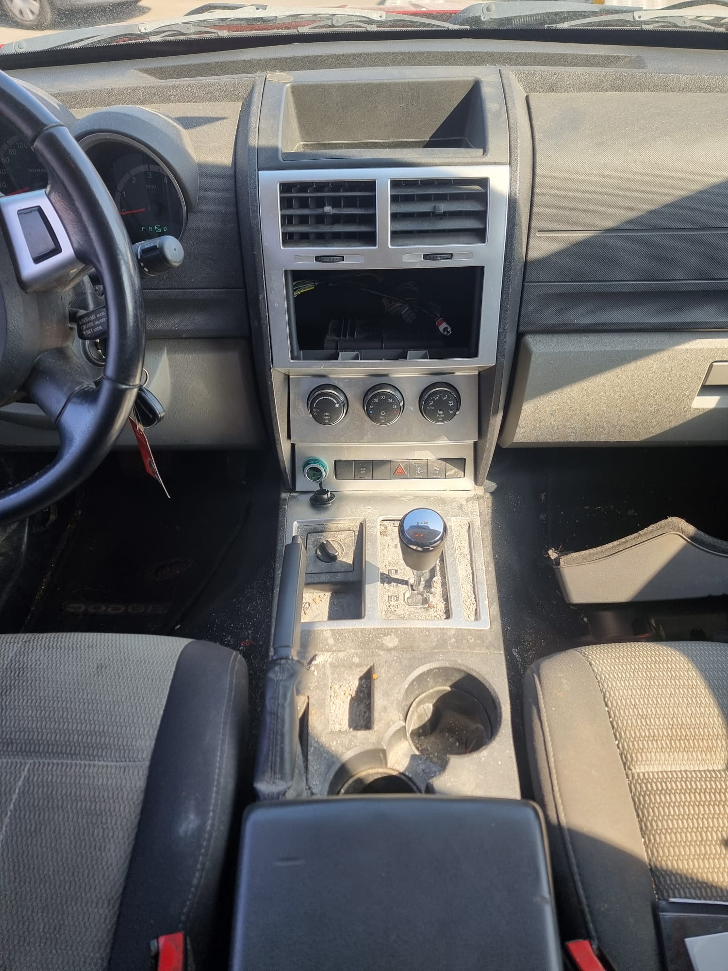 DODGE Nitro 2.8 CRD R/T Automatic-image-10