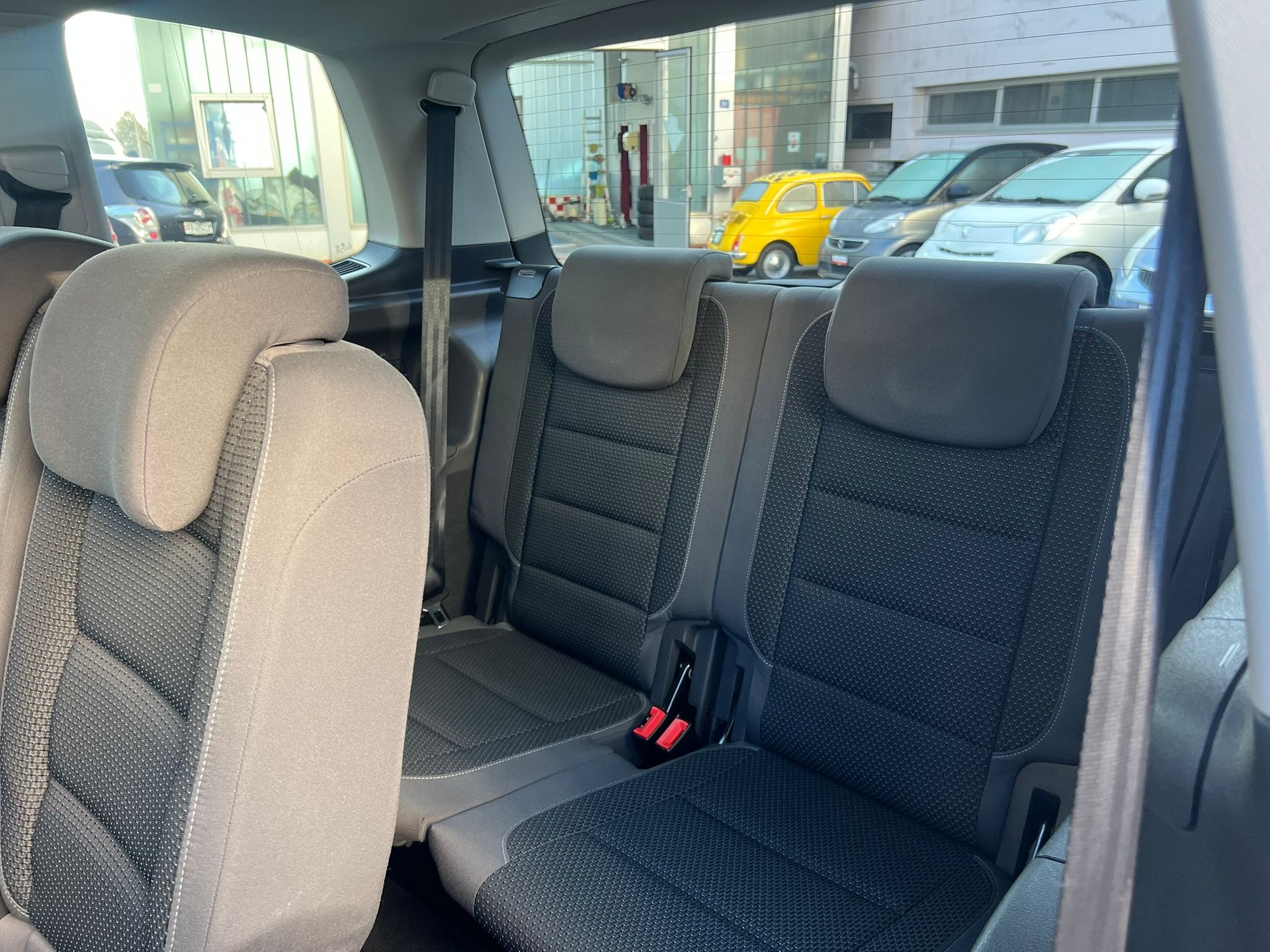 VW 2.0 TDI Blue MT Highline DSG-image-9