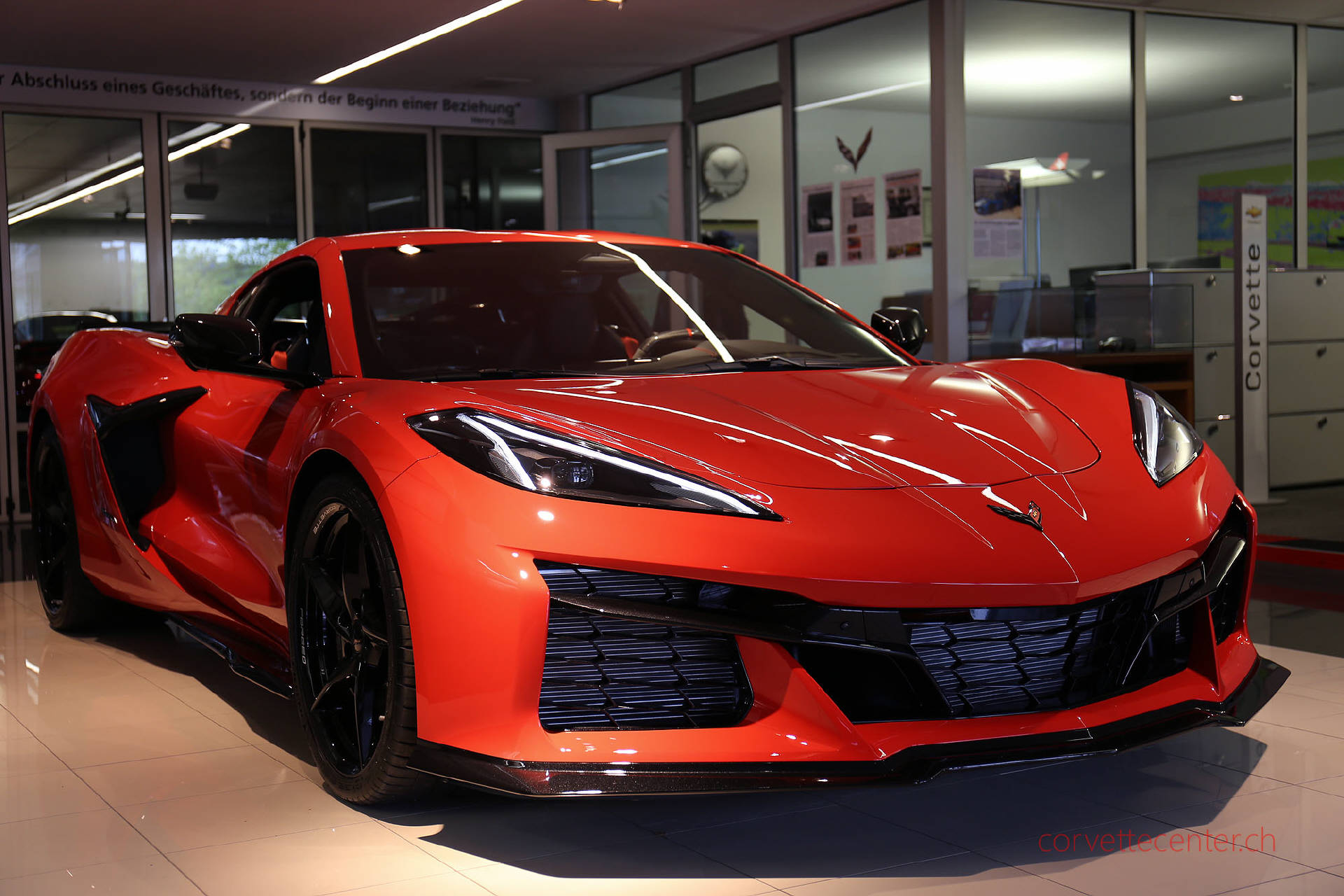 CHEVROLET Corvette E-Ray 3LZ-showroom-element-3