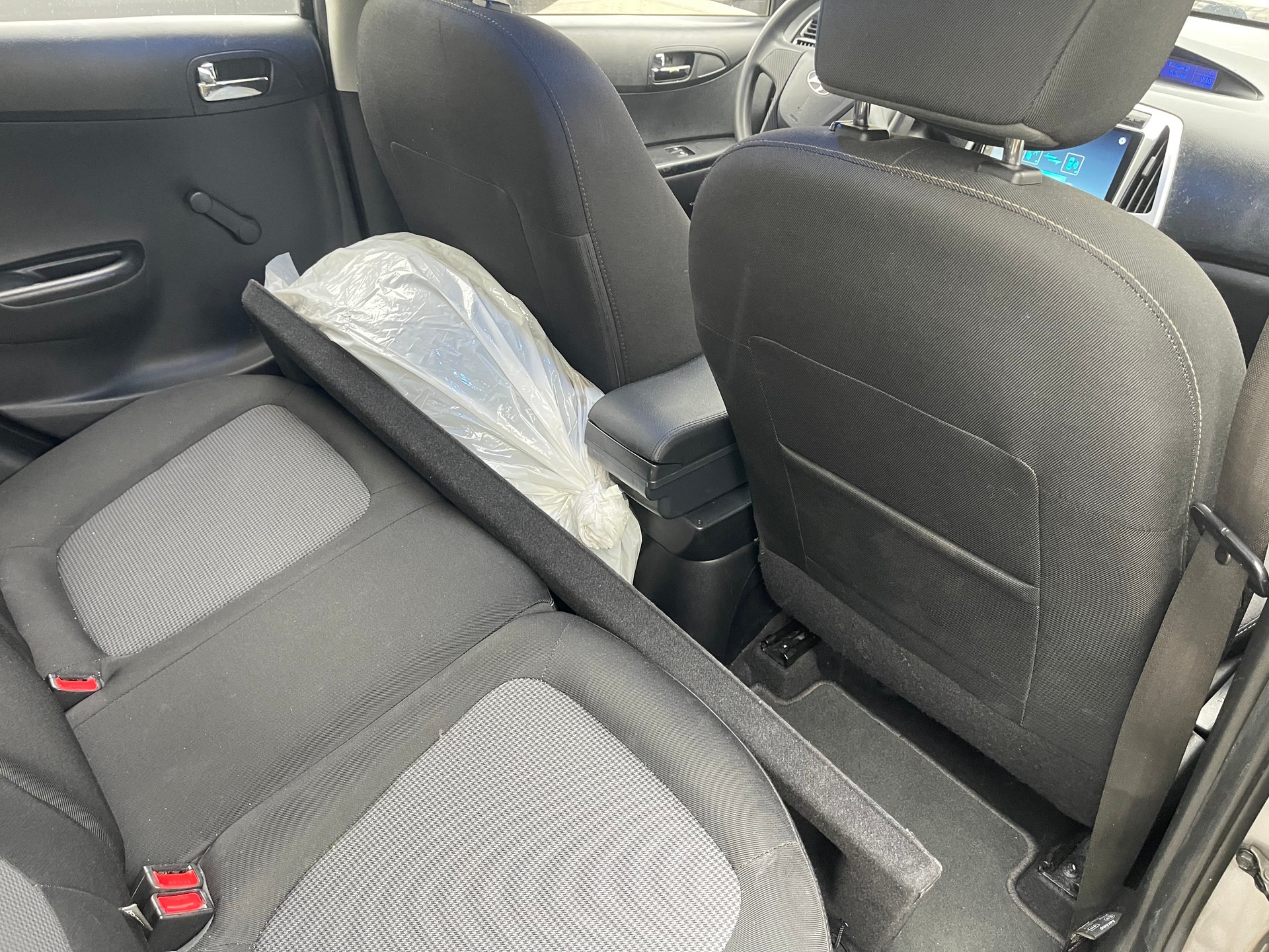 HYUNDAI i20 1.2 Comfort-image-8