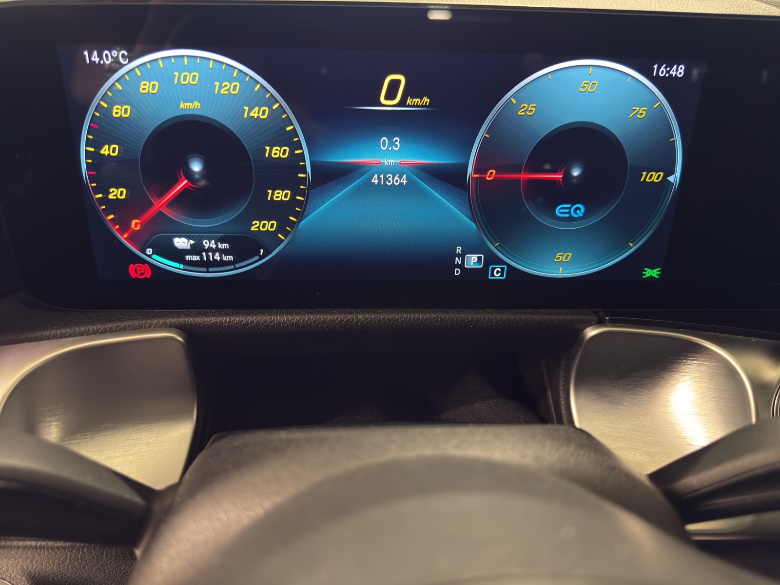 MERCEDES-BENZ EQB 300 4M-image-7