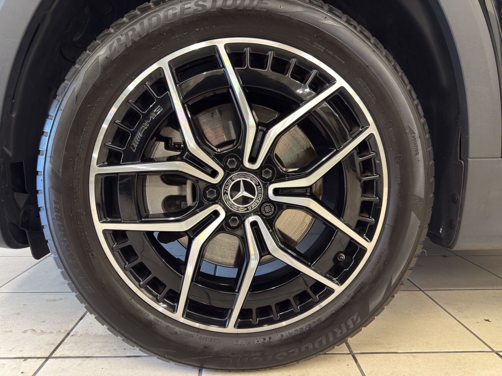 MERCEDES-BENZ EQB 300 4M-image-21