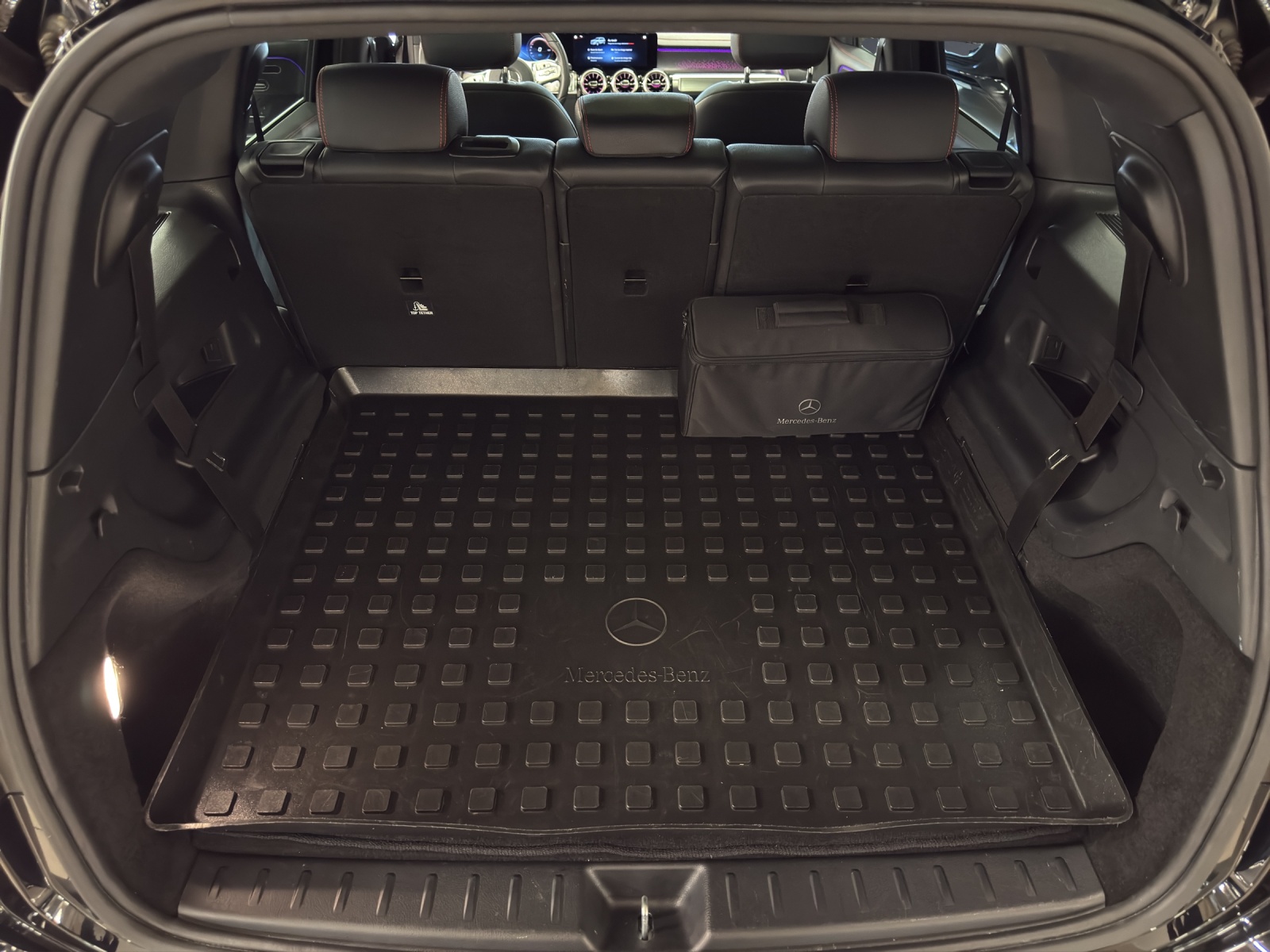 MERCEDES-BENZ EQB 300 4M-image-20