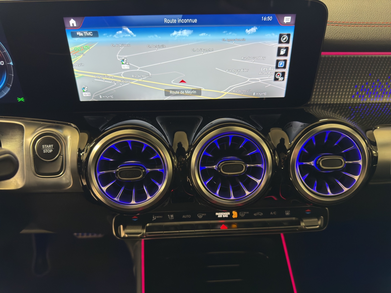 MERCEDES-BENZ EQB 300 4M-image-8