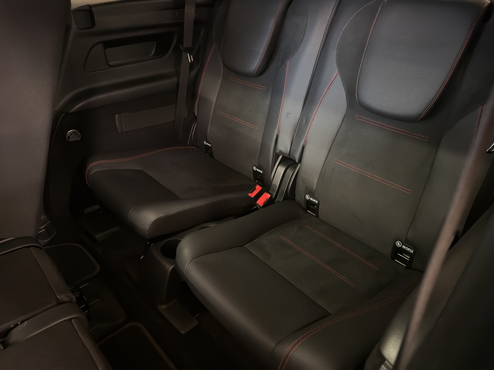 MERCEDES-BENZ EQB 300 4M-image-15