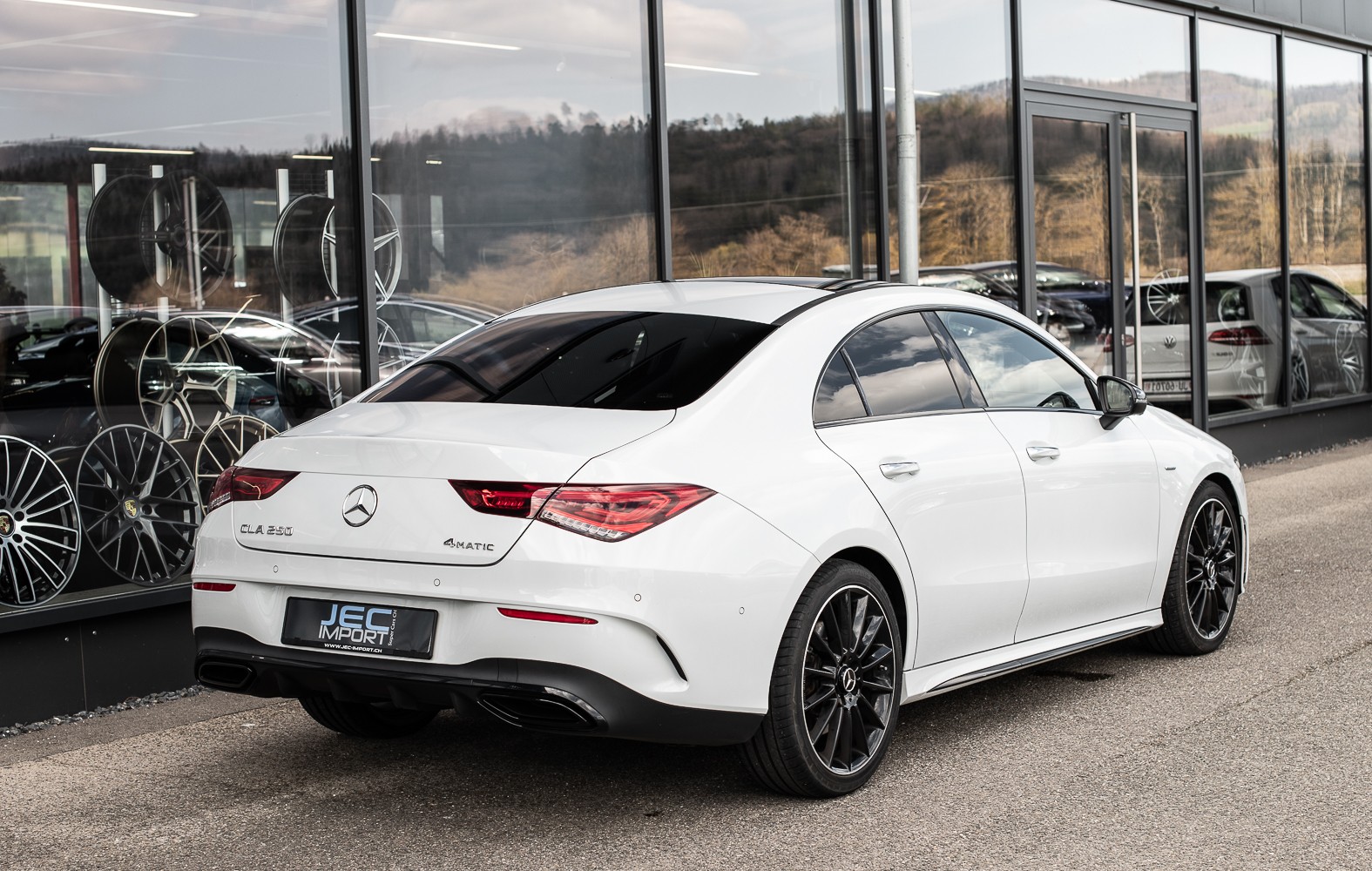 MERCEDES-BENZ CLA 250 AMG Line 4Matic-image-18