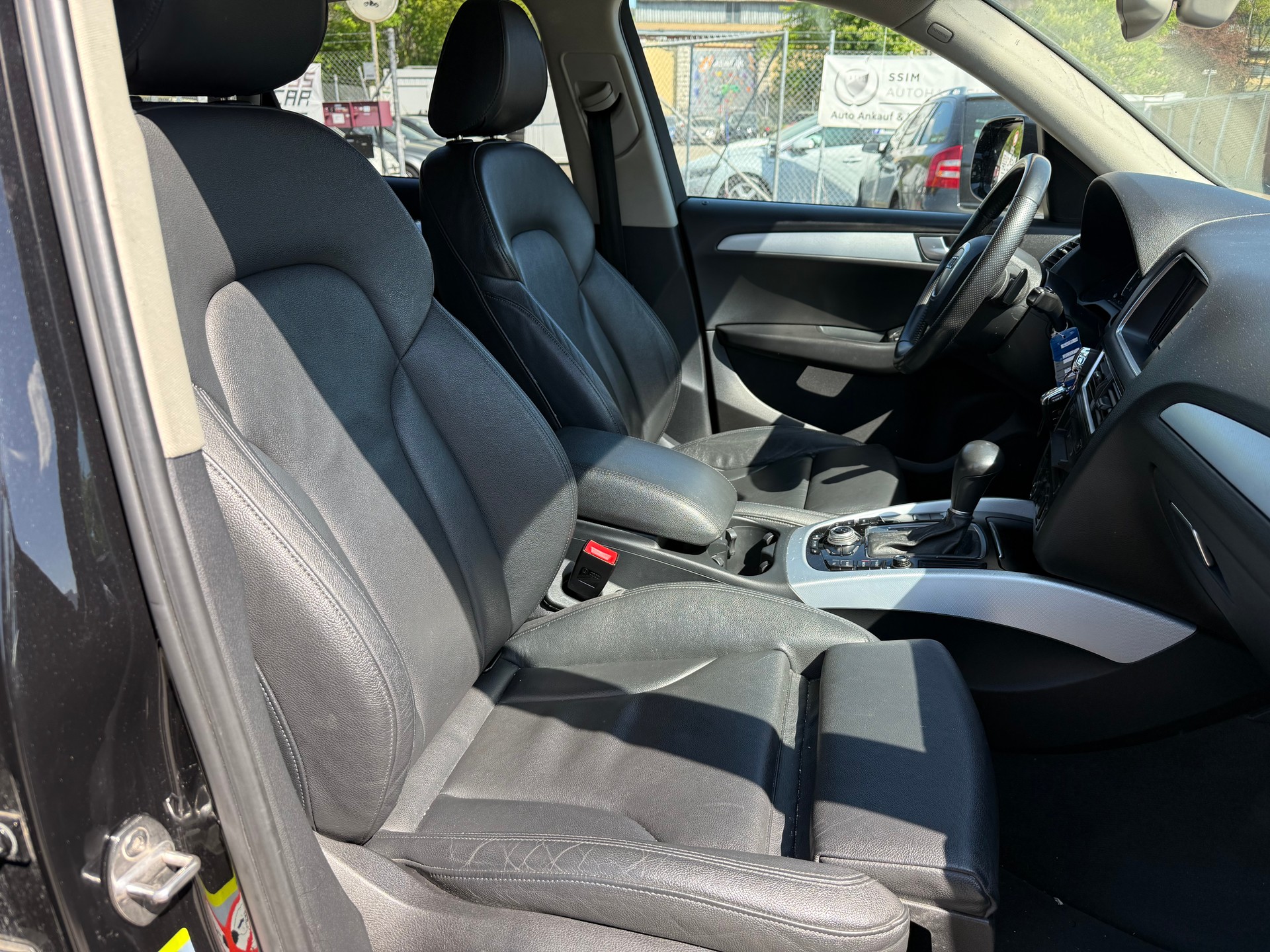 AUDI Q5 2.0 TFSI quattro-image-9