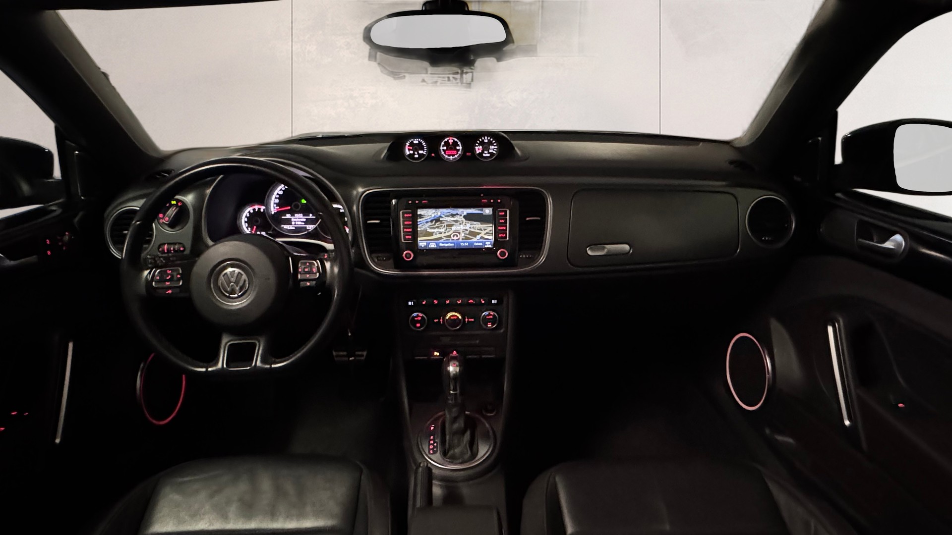 VW Beetle Cabrio 1.4 TSI Sport DSG / Einzigartige Rarität mit Top Ausstattung, hervorragendem Zustand und idealer Fahrkombination-image-22