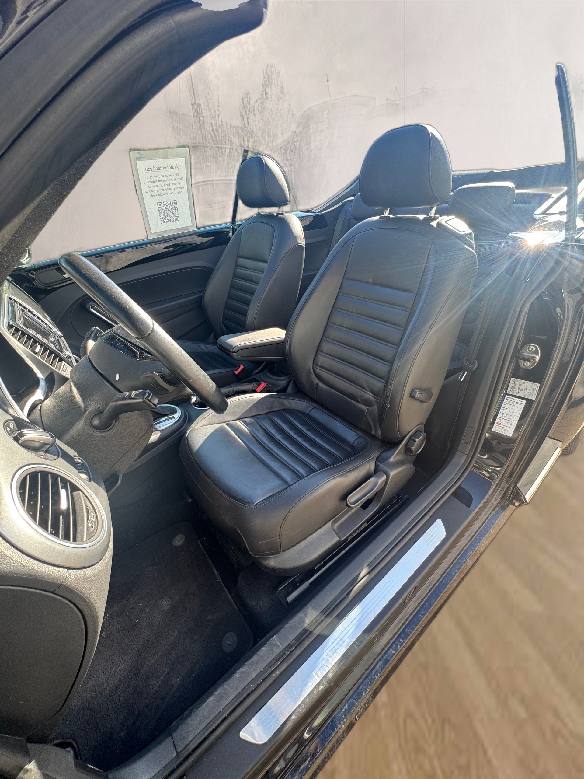 VW Beetle Cabrio 1.4 TSI Sport DSG / Einzigartige Rarität mit Top Ausstattung, hervorragendem Zustand und idealer Fahrkombination-image-10