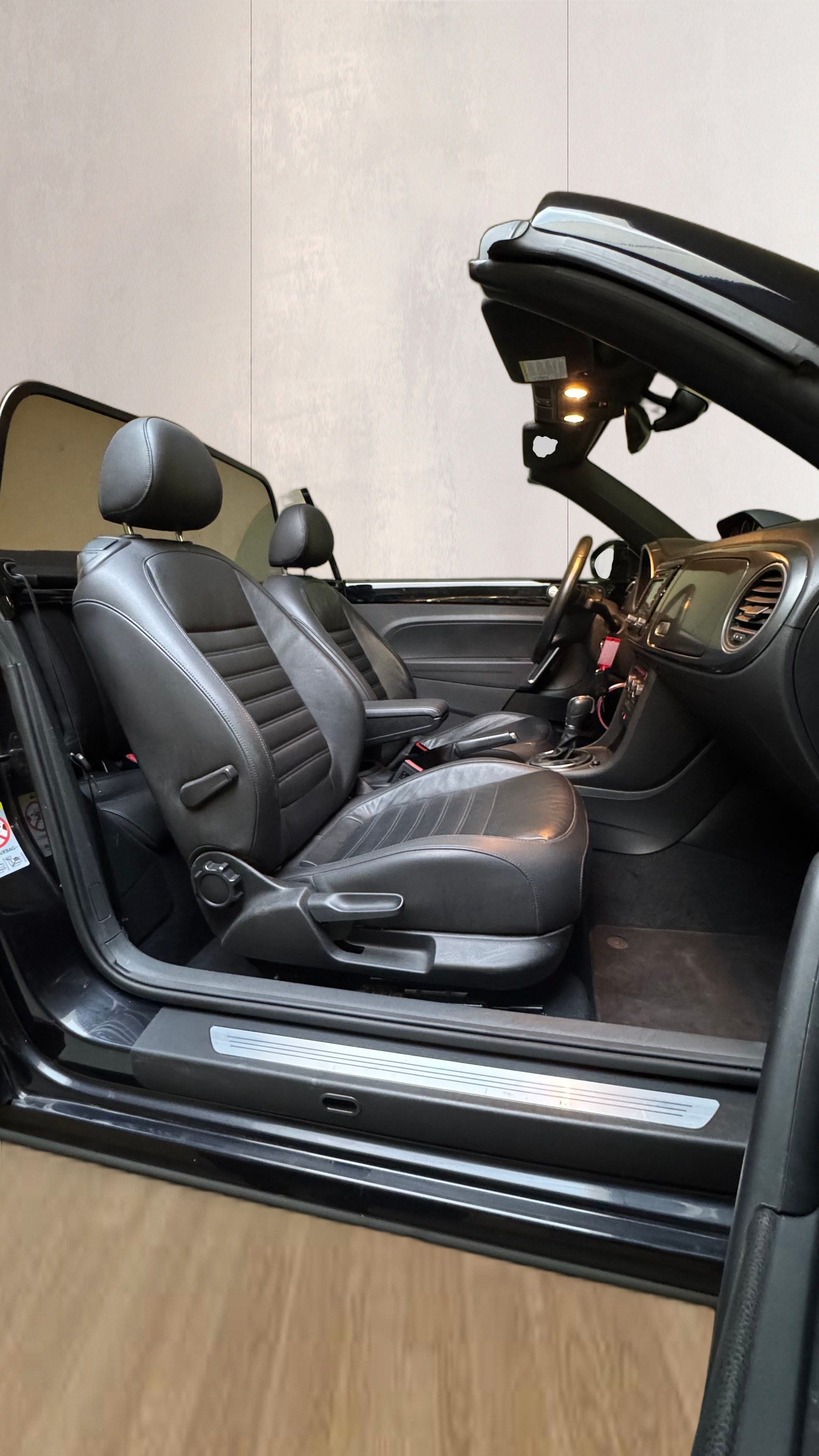 VW Beetle Cabrio 1.4 TSI Sport DSG / Einzigartige Rarität mit Top Ausstattung, hervorragendem Zustand und idealer Fahrkombination-image-20