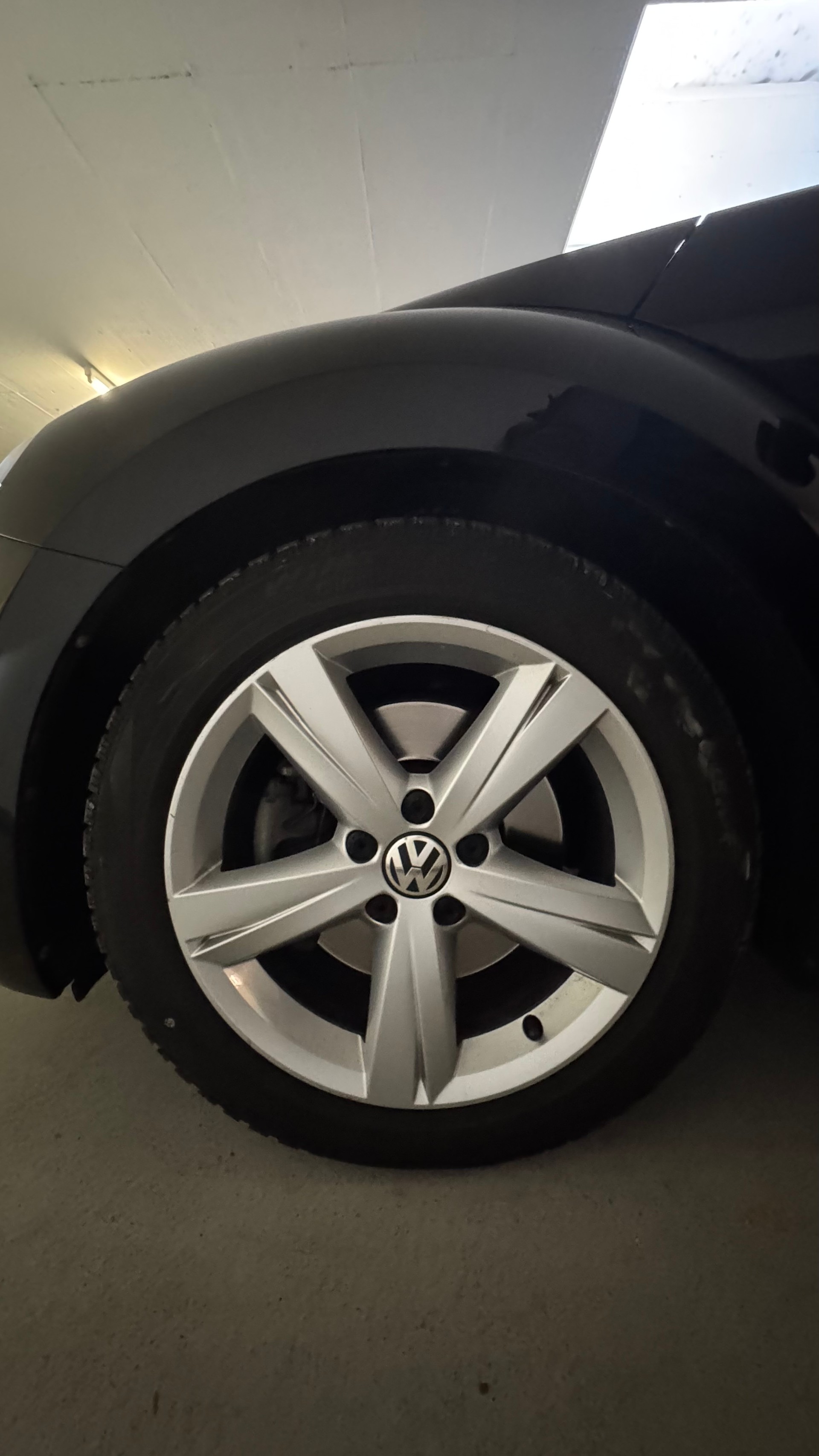VW Beetle Cabrio 1.4 TSI Sport DSG / Einzigartige Rarität mit Top Ausstattung, hervorragendem Zustand und idealer Fahrkombination-image-15