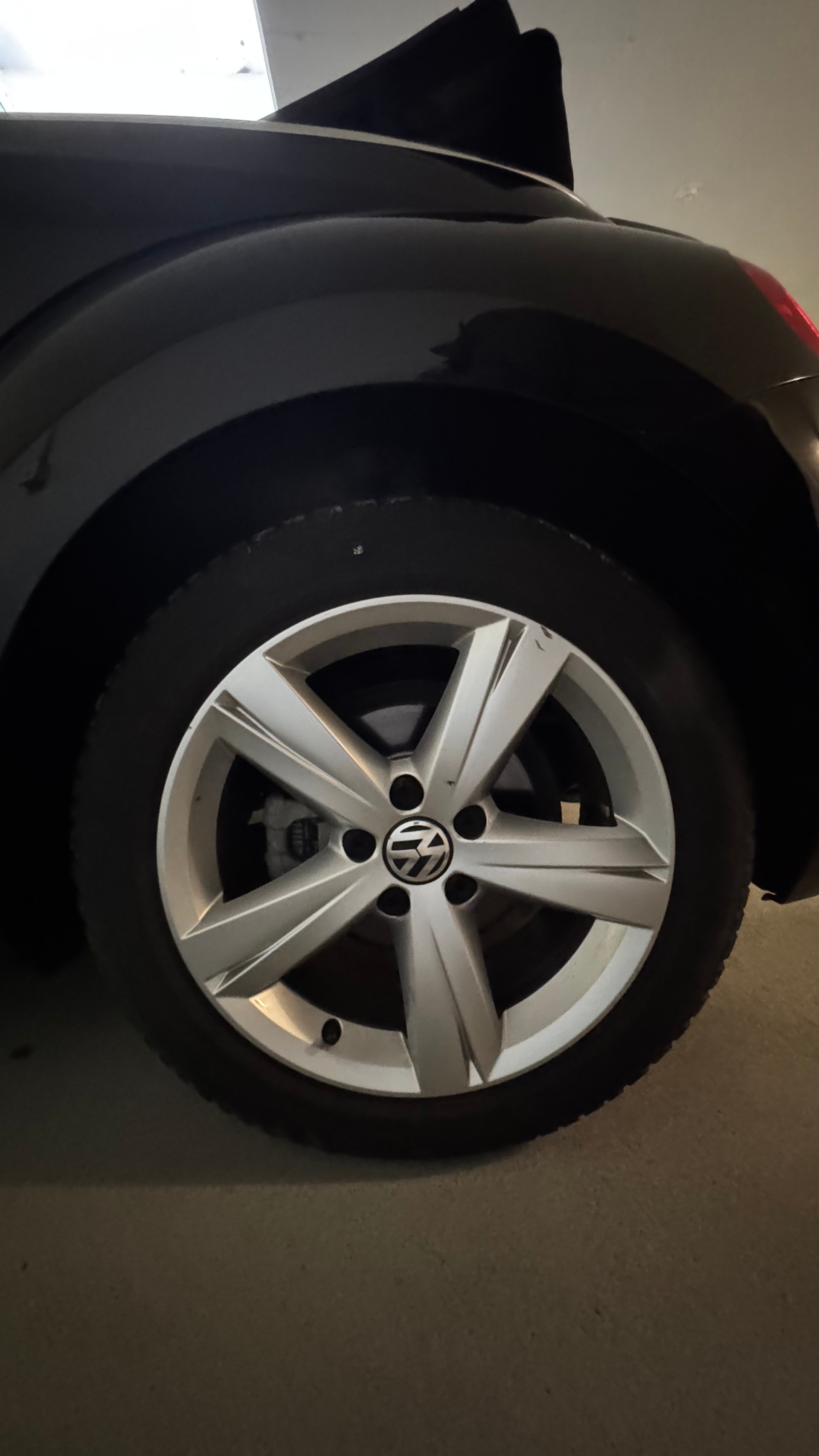 VW Beetle Cabrio 1.4 TSI Sport DSG / Einzigartige Rarität mit Top Ausstattung, hervorragendem Zustand und idealer Fahrkombination-image-14