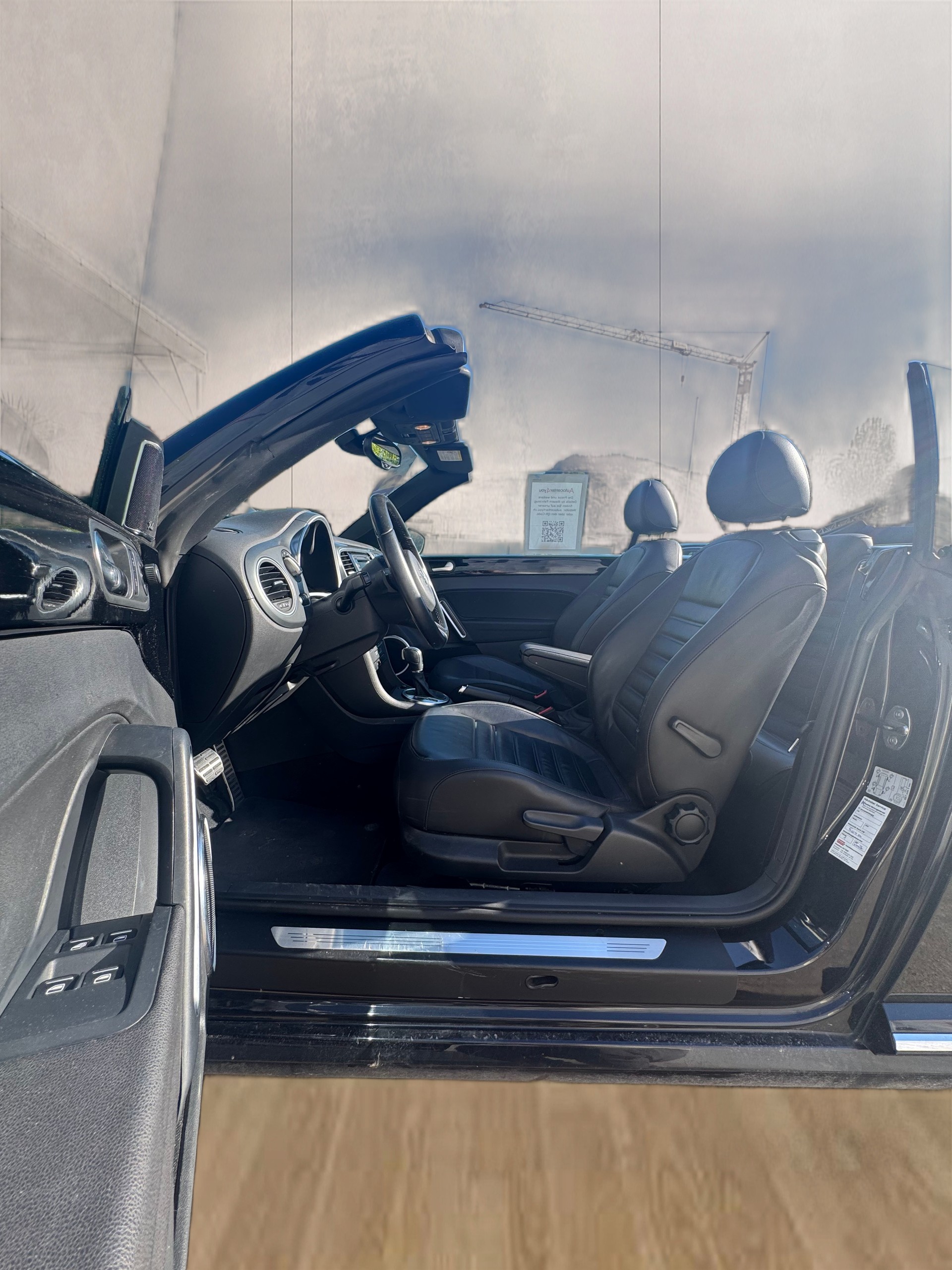 VW Beetle Cabrio 1.4 TSI Sport DSG / Einzigartige Rarität mit Top Ausstattung, hervorragendem Zustand und idealer Fahrkombination-image-9
