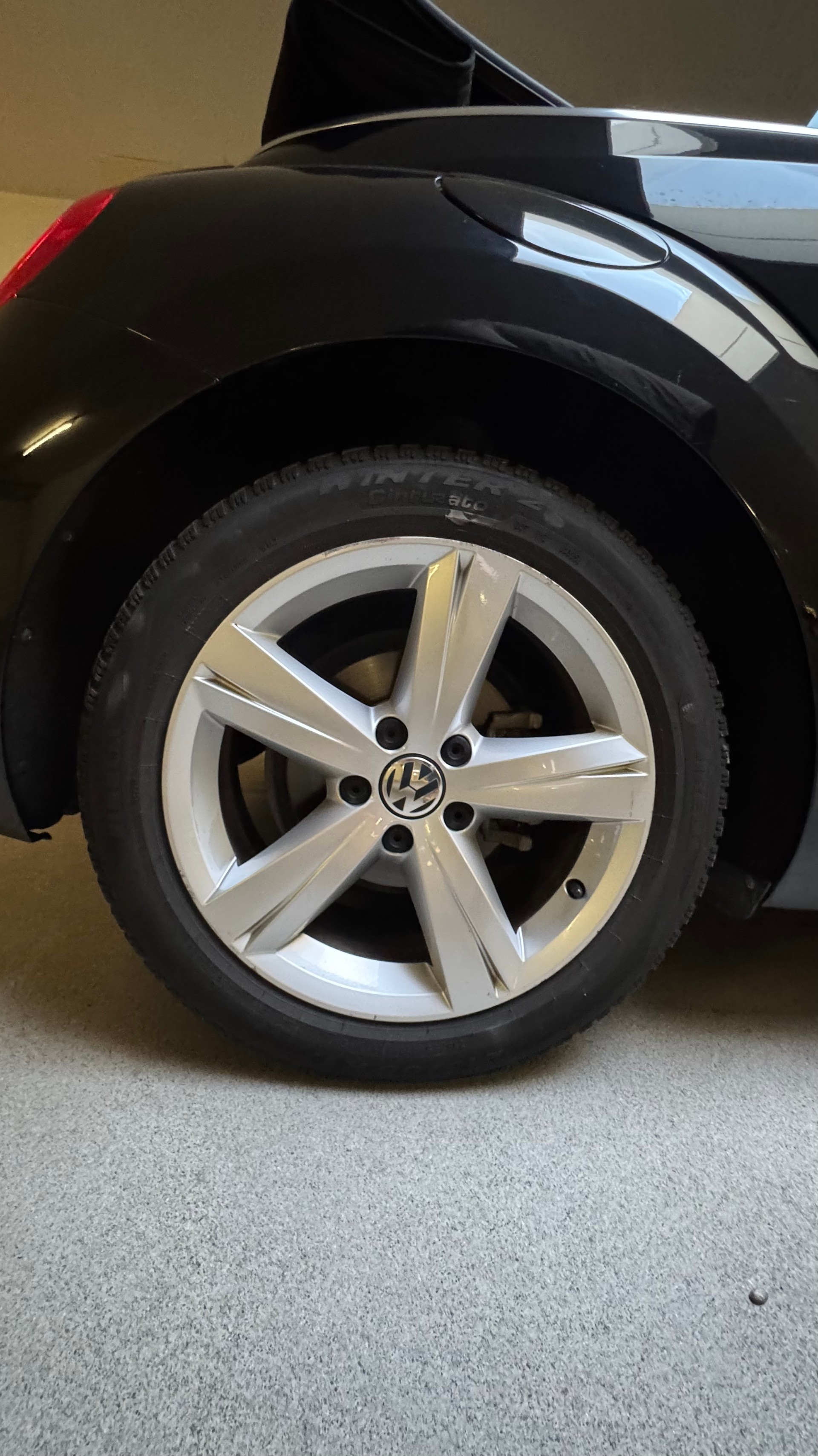 VW Beetle Cabrio 1.4 TSI Sport DSG / Einzigartige Rarität mit Top Ausstattung, hervorragendem Zustand und idealer Fahrkombination-image-13