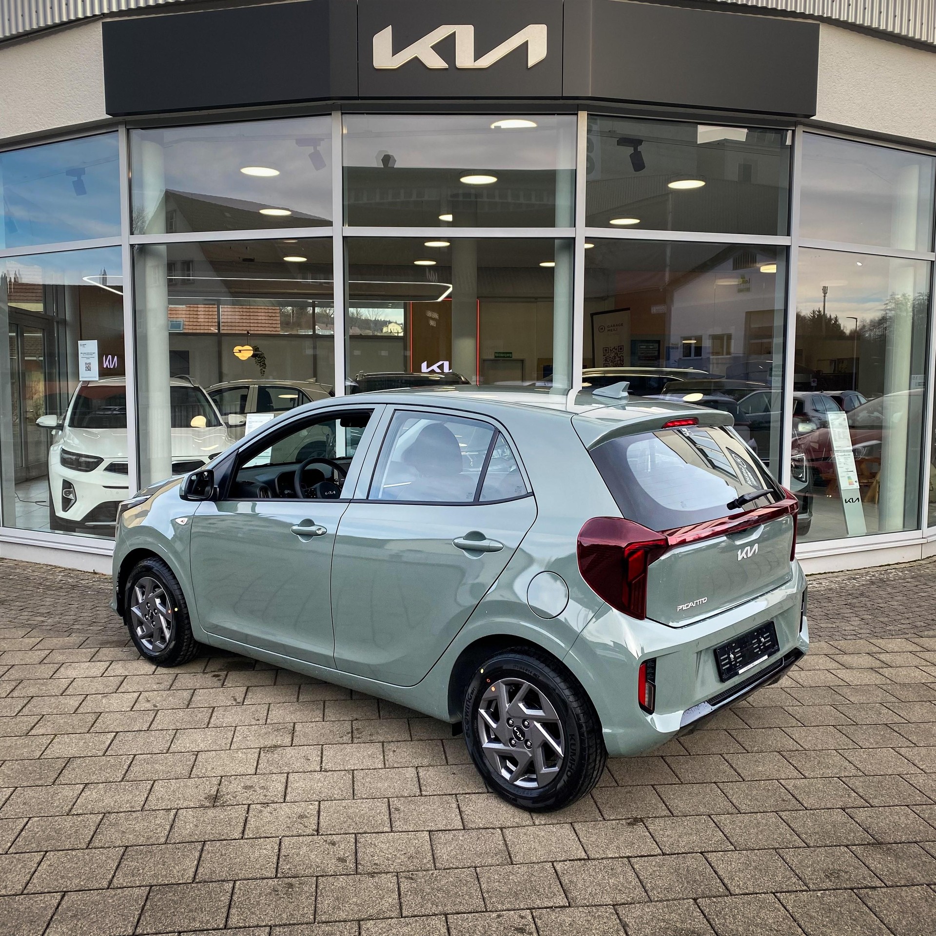 KIA Picanto 1.0 GDi First Edition-showroom-element-1