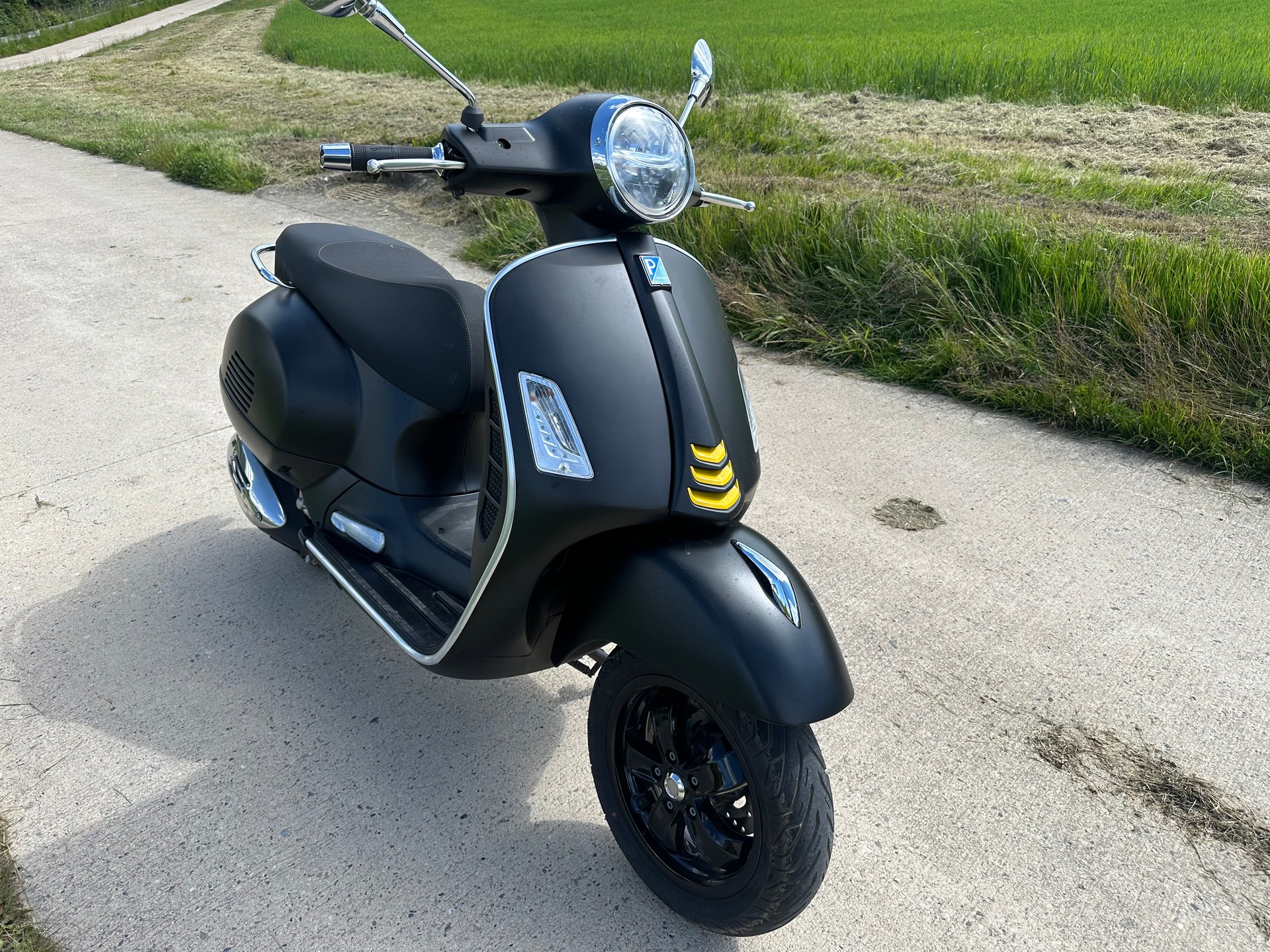 PIAGGIO Vespa GTS 300 Super Tech ABS-image-1