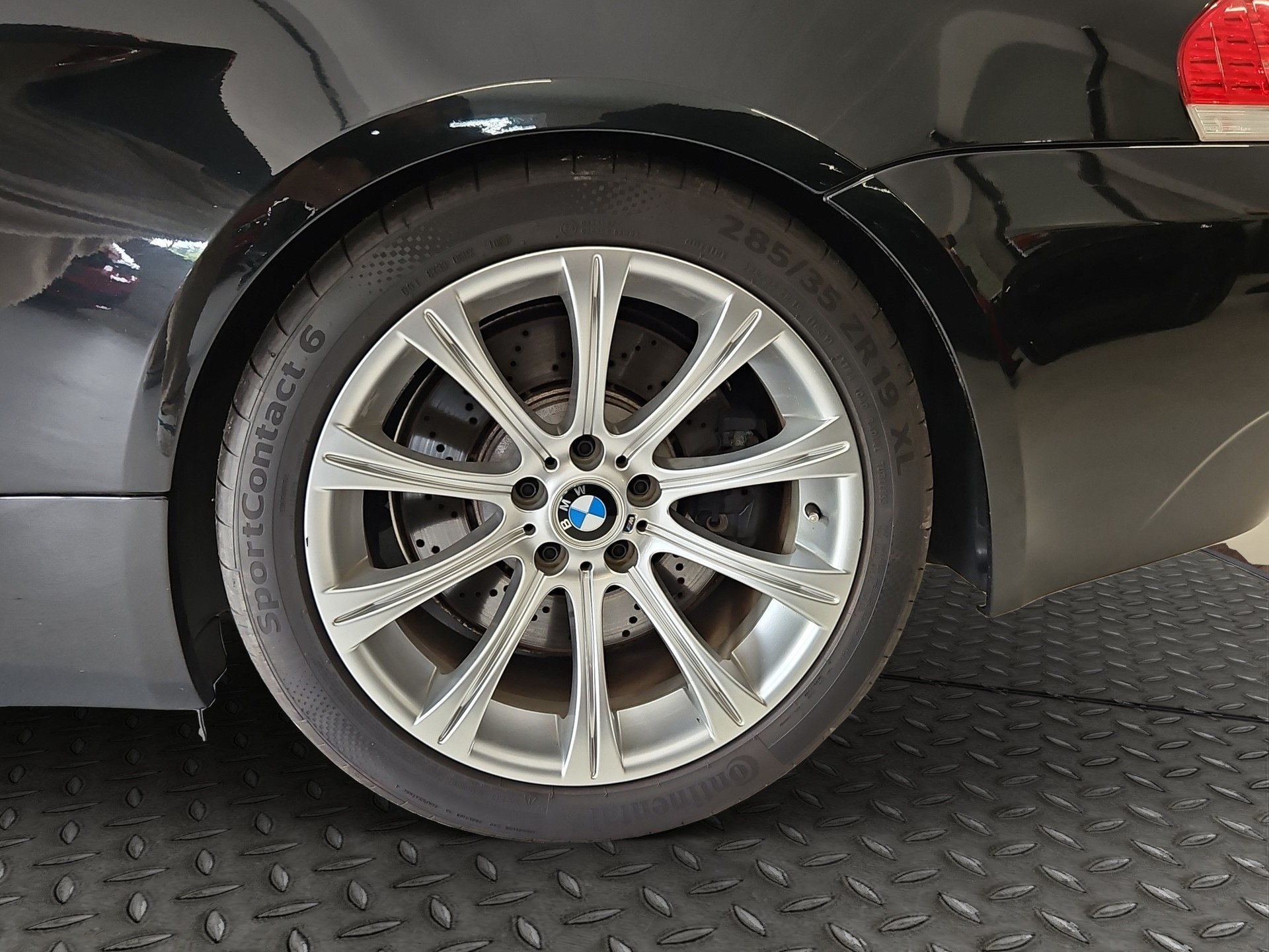 BMW M6-image-11
