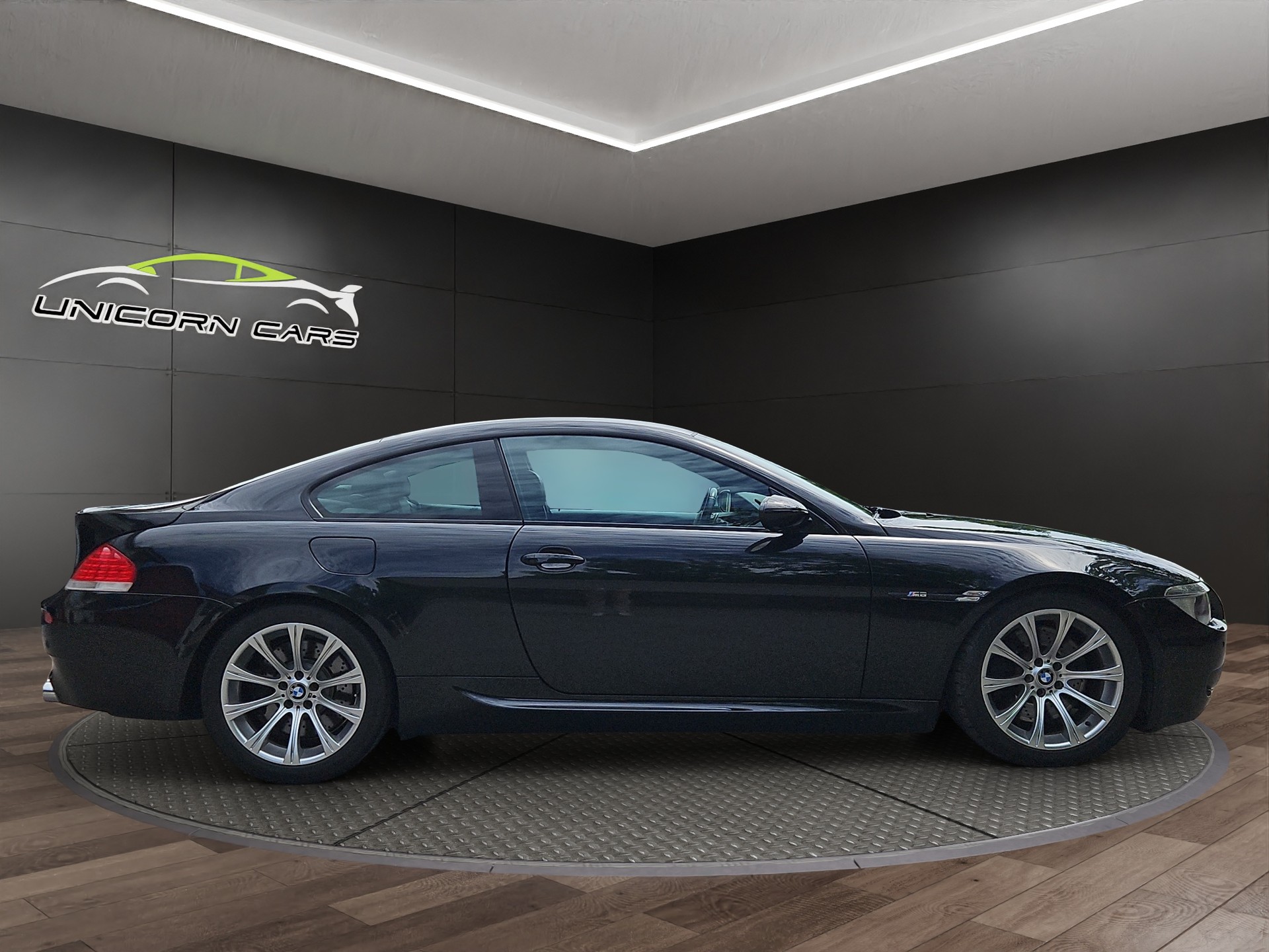 BMW M6-showroom-element-2