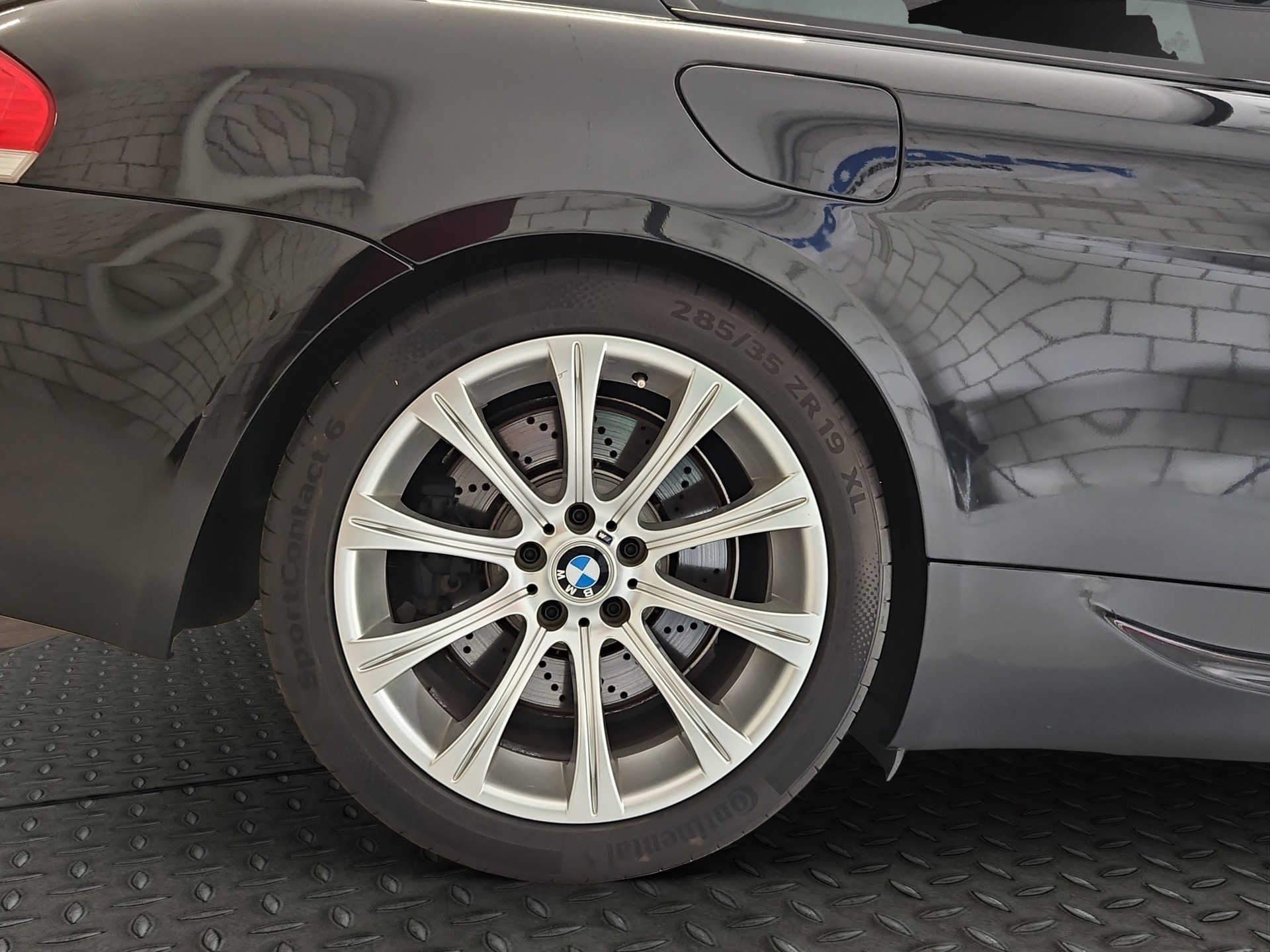 BMW M6-image-10