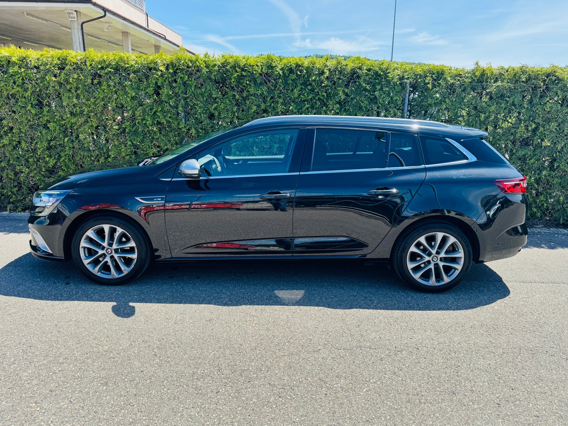 RENAULT Mégane Grandtour 1.3 16V Turbo GT Line-image-7