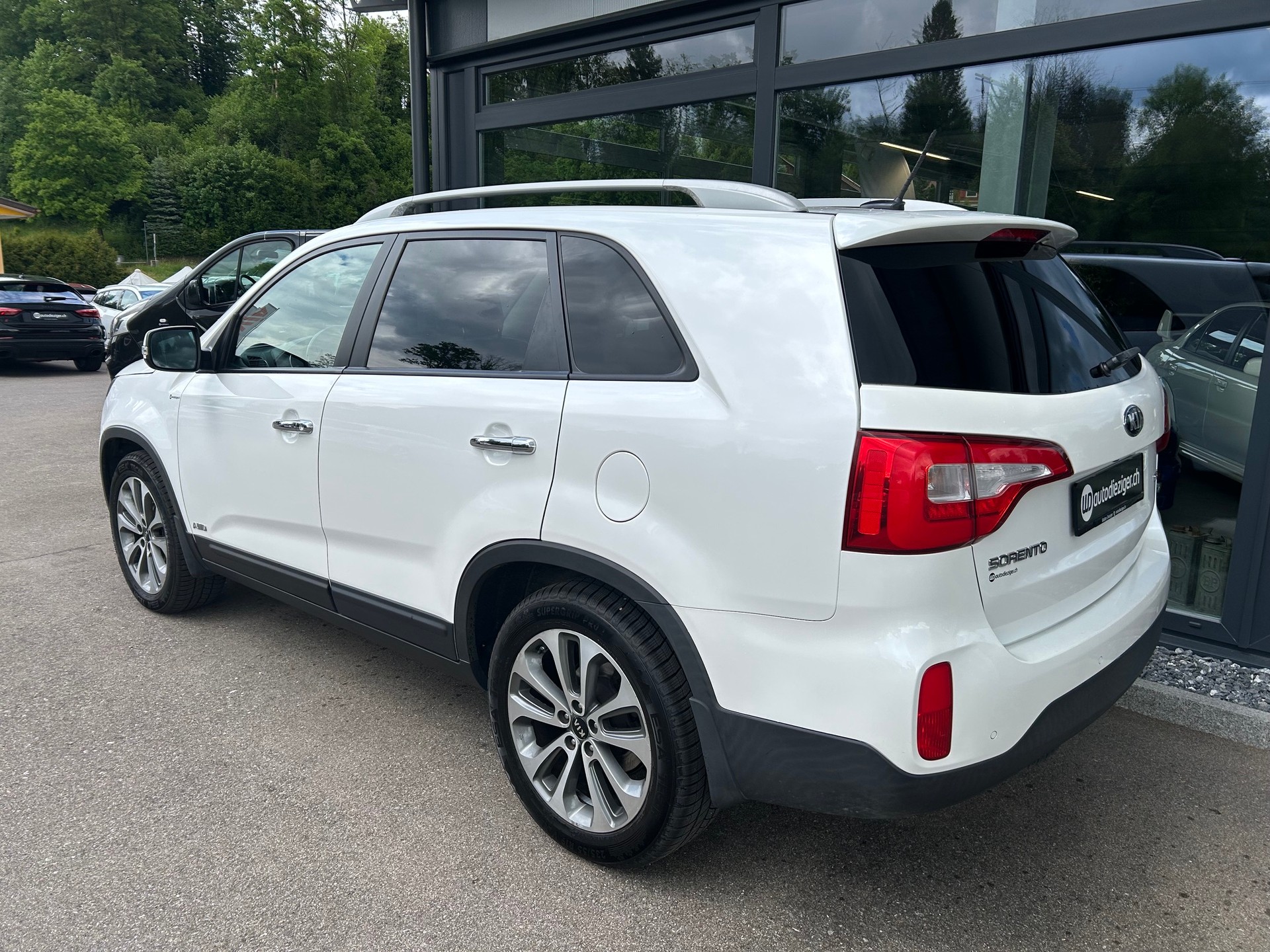 KIA Sorento 2.2 CRDI Style Automatic-image-5