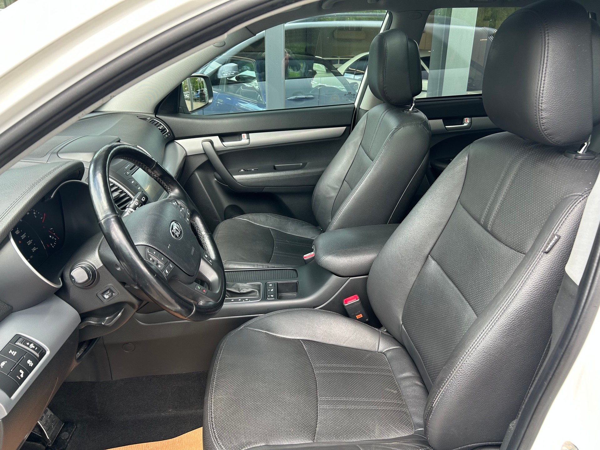 KIA Sorento 2.2 CRDI Style Automatic-image-10