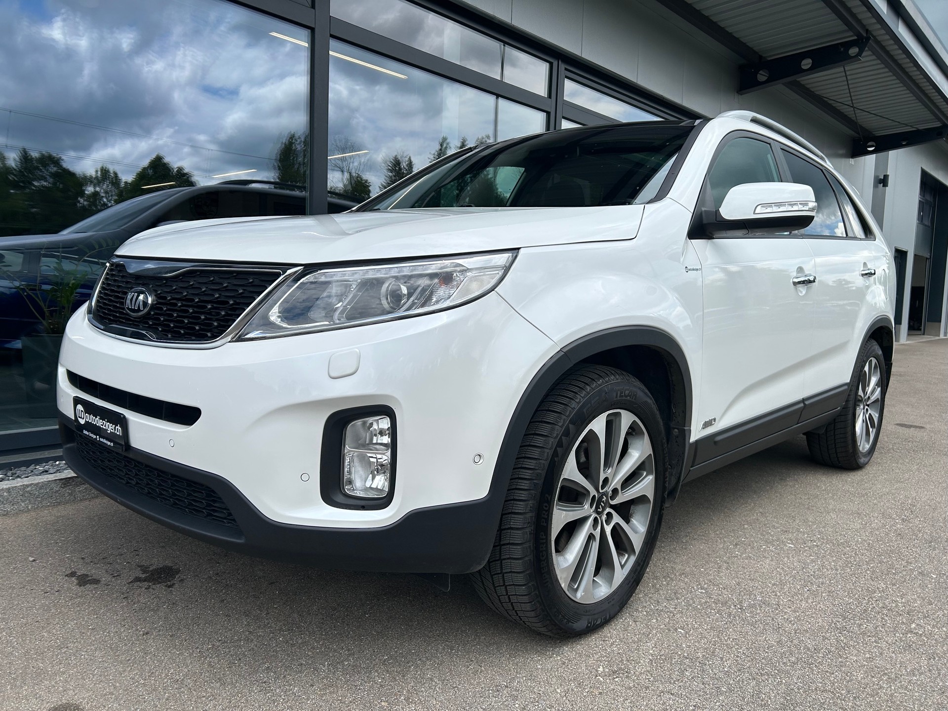 KIA Sorento 2.2 CRDI Style Automatic-image-2