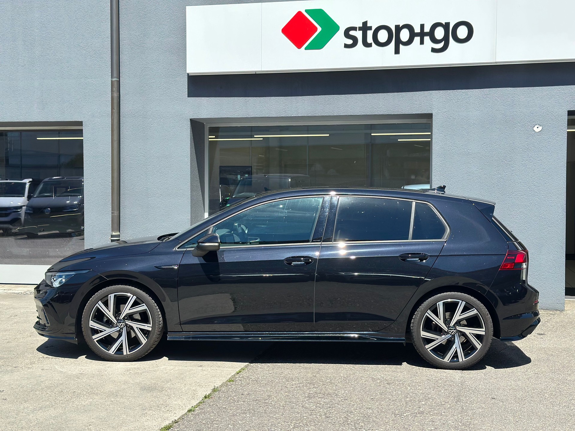 VW Golf 1.5 eTSI mHEV ACT R-Line DSG-image-2