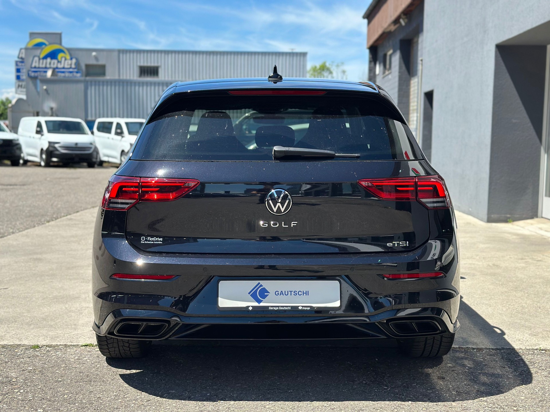 VW Golf 1.5 eTSI mHEV ACT R-Line DSG-image-3