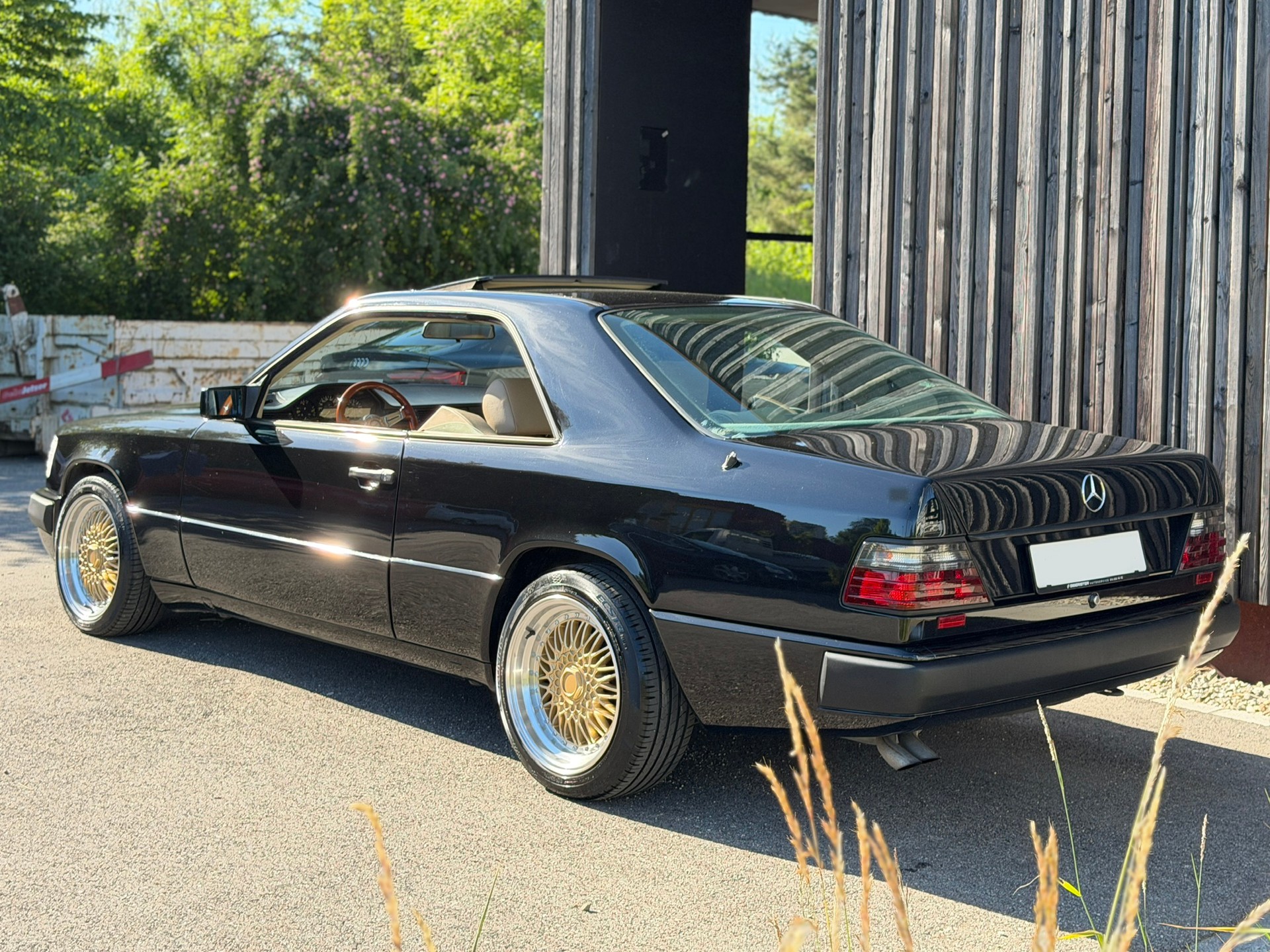 MERCEDES-BENZ 300 CE-image-3