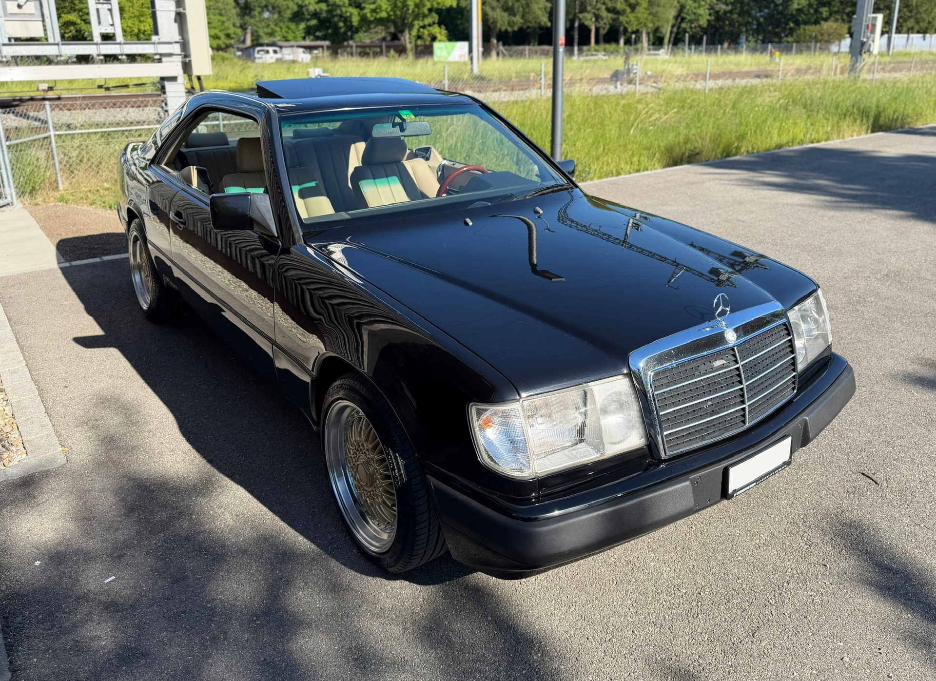 MERCEDES-BENZ 300 CE-image-5