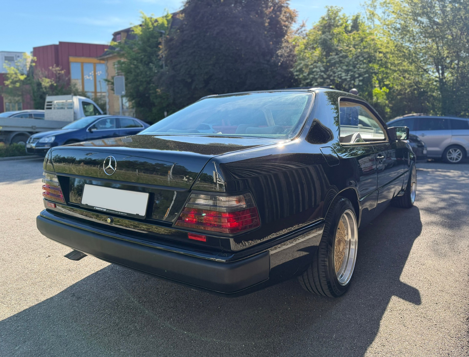 MERCEDES-BENZ 300 CE-image-4