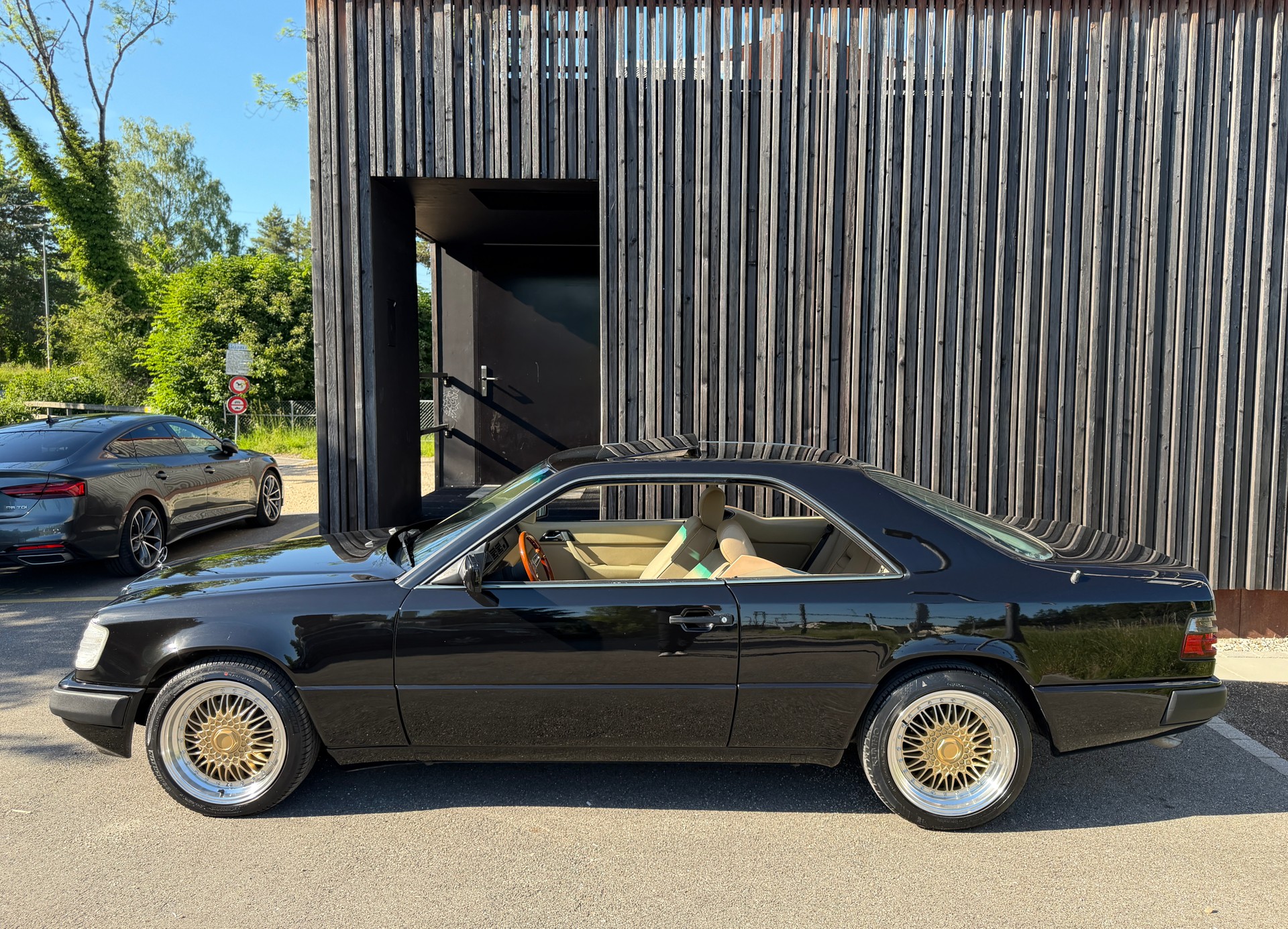 MERCEDES-BENZ 300 CE-image-2