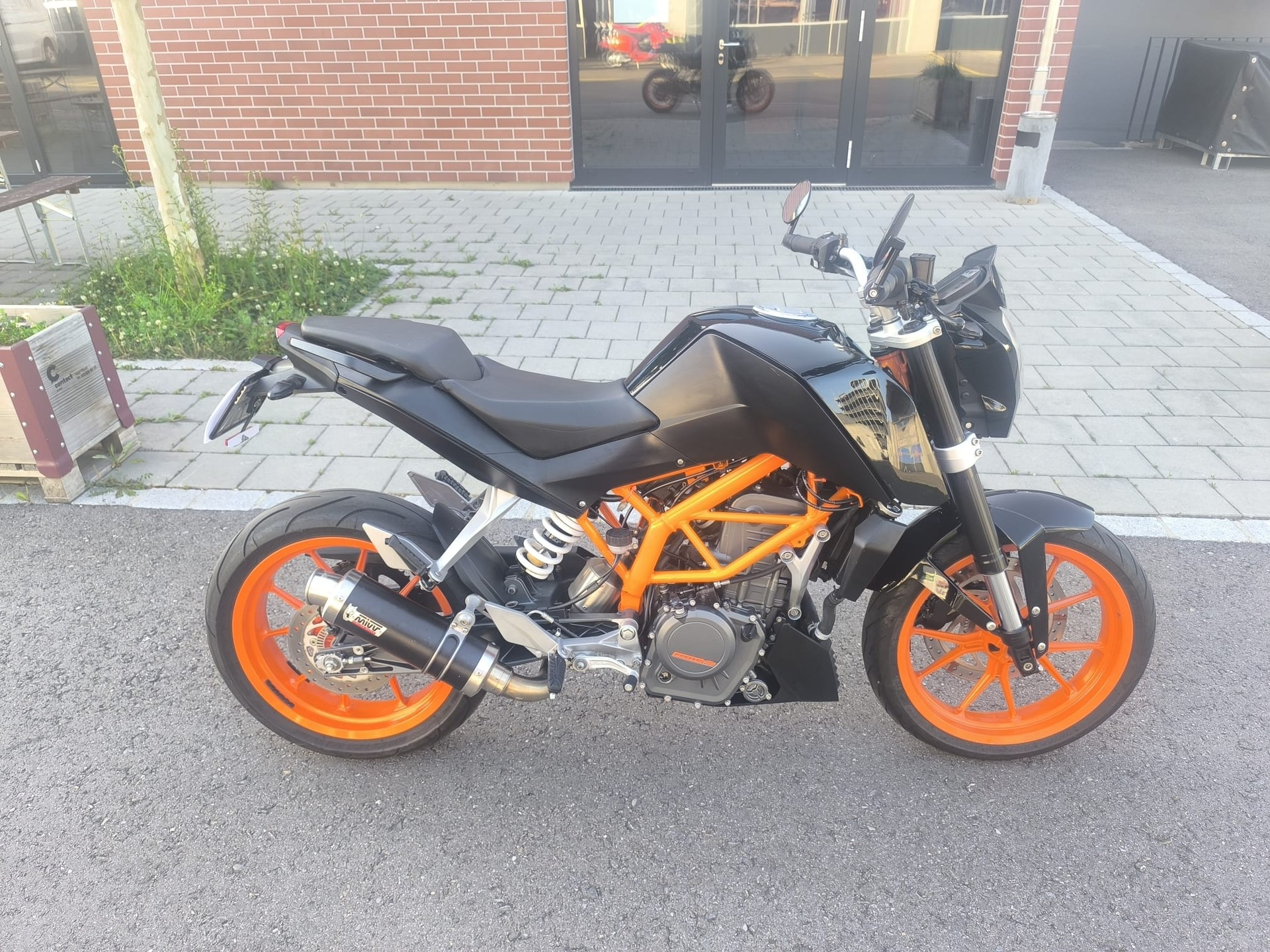 KTM 390 Duke ABS-image-3