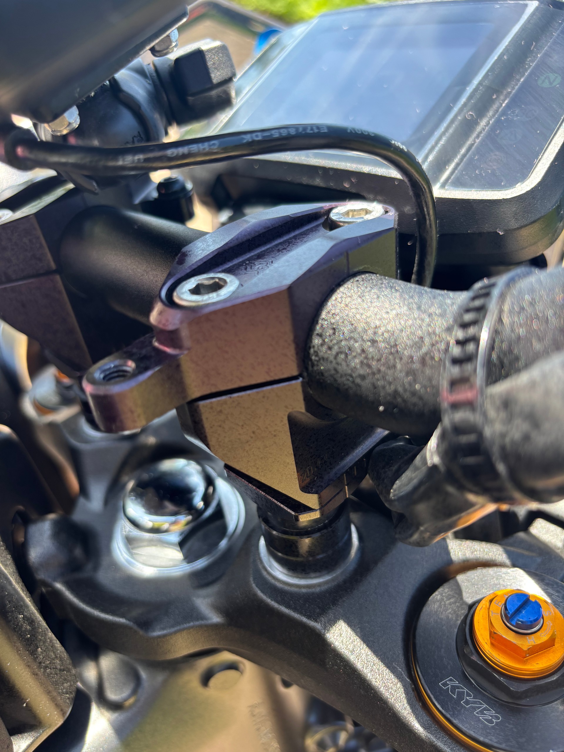 YAMAHA MT-09 SP(R) 2023 – 4.010 km – Full Options + Stage 2 (132 PS) – Leovince, GB Racing.-image-8