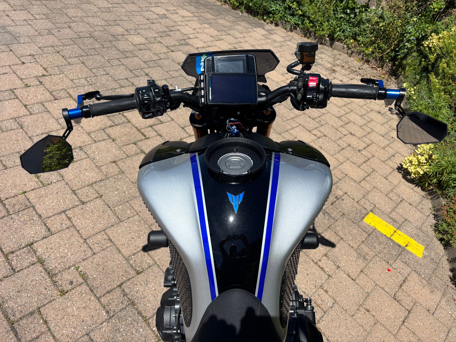 YAMAHA MT-09 SP(R) 2023 – 4.010 km – Full Options + Stage 2 (132 PS) – Leovince, GB Racing.-image-3